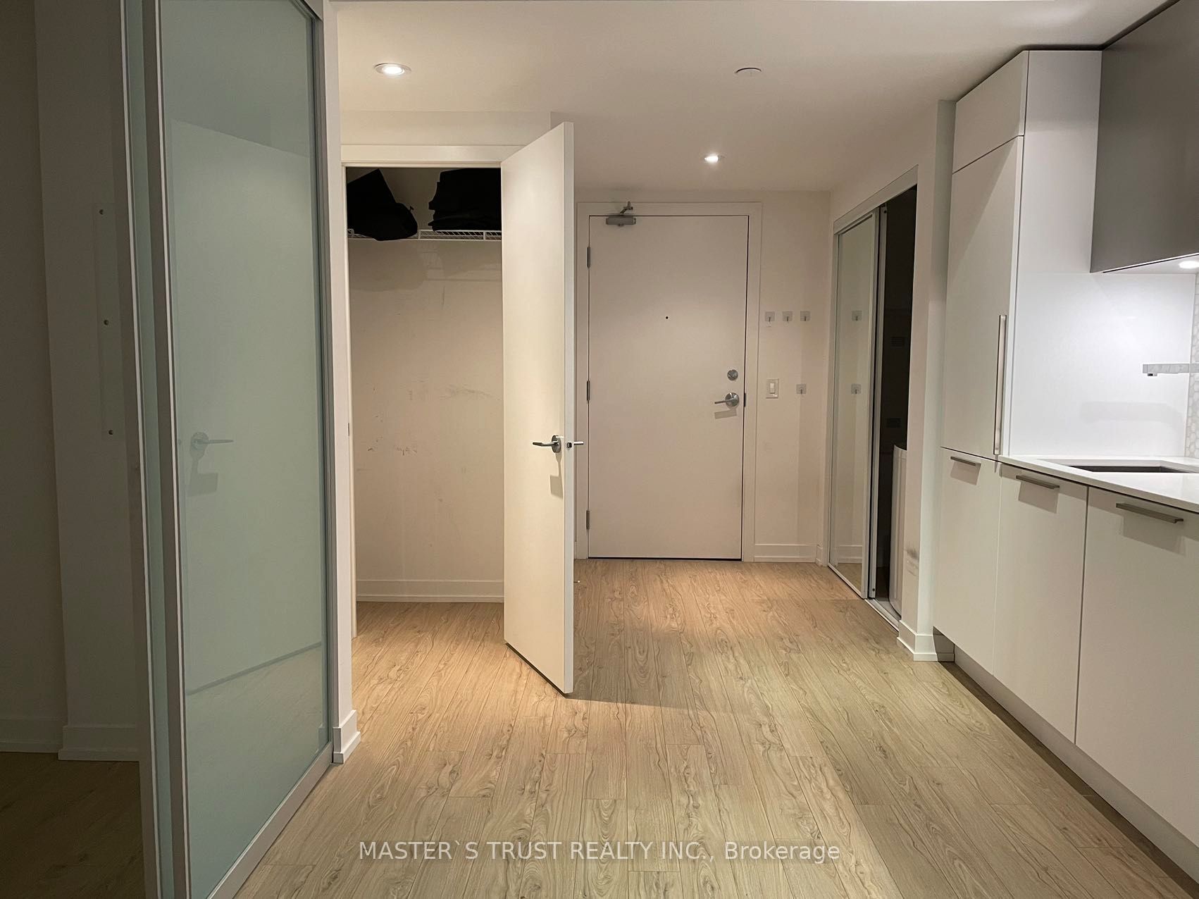 85 Wood Street 4118, Toronto, ON M4Y 0E8 photo 2