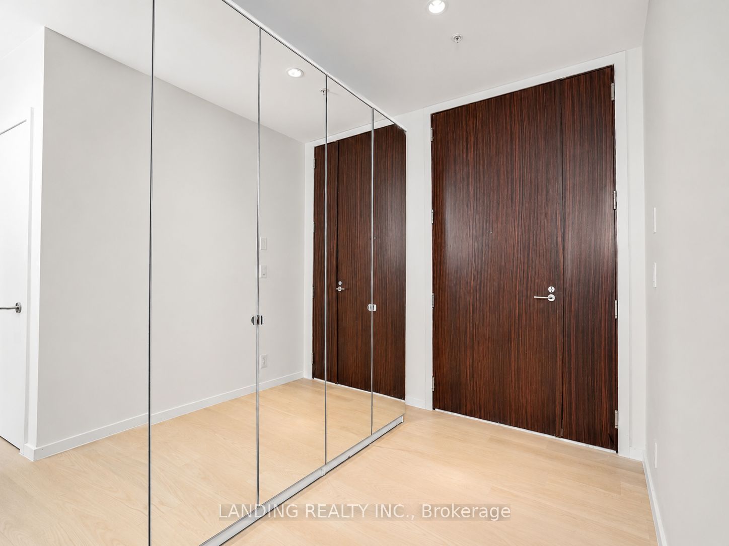 180 University Avenue 5605, Toronto, ON M5H 0A2 photo 4