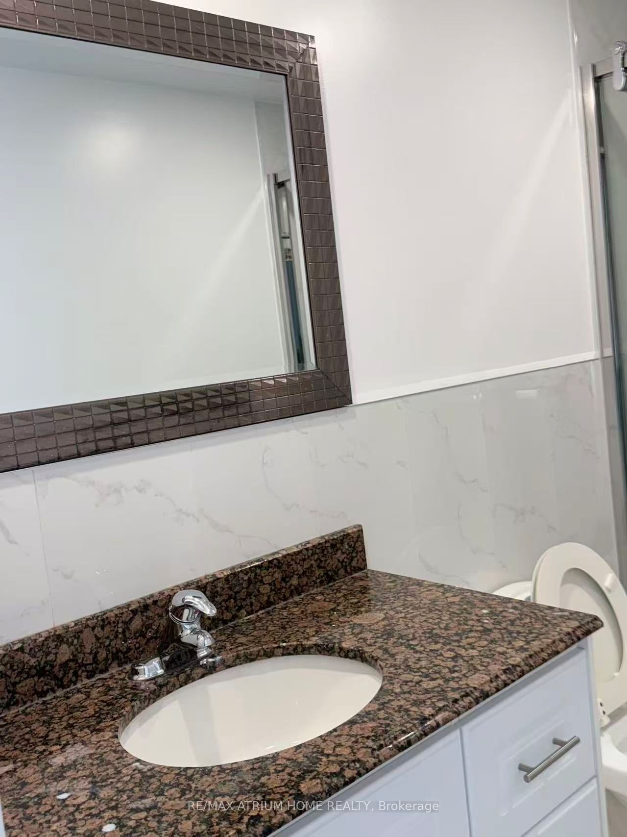 369 Spadina Avenue 301, Toronto, ON M5T 2G3 photo 3