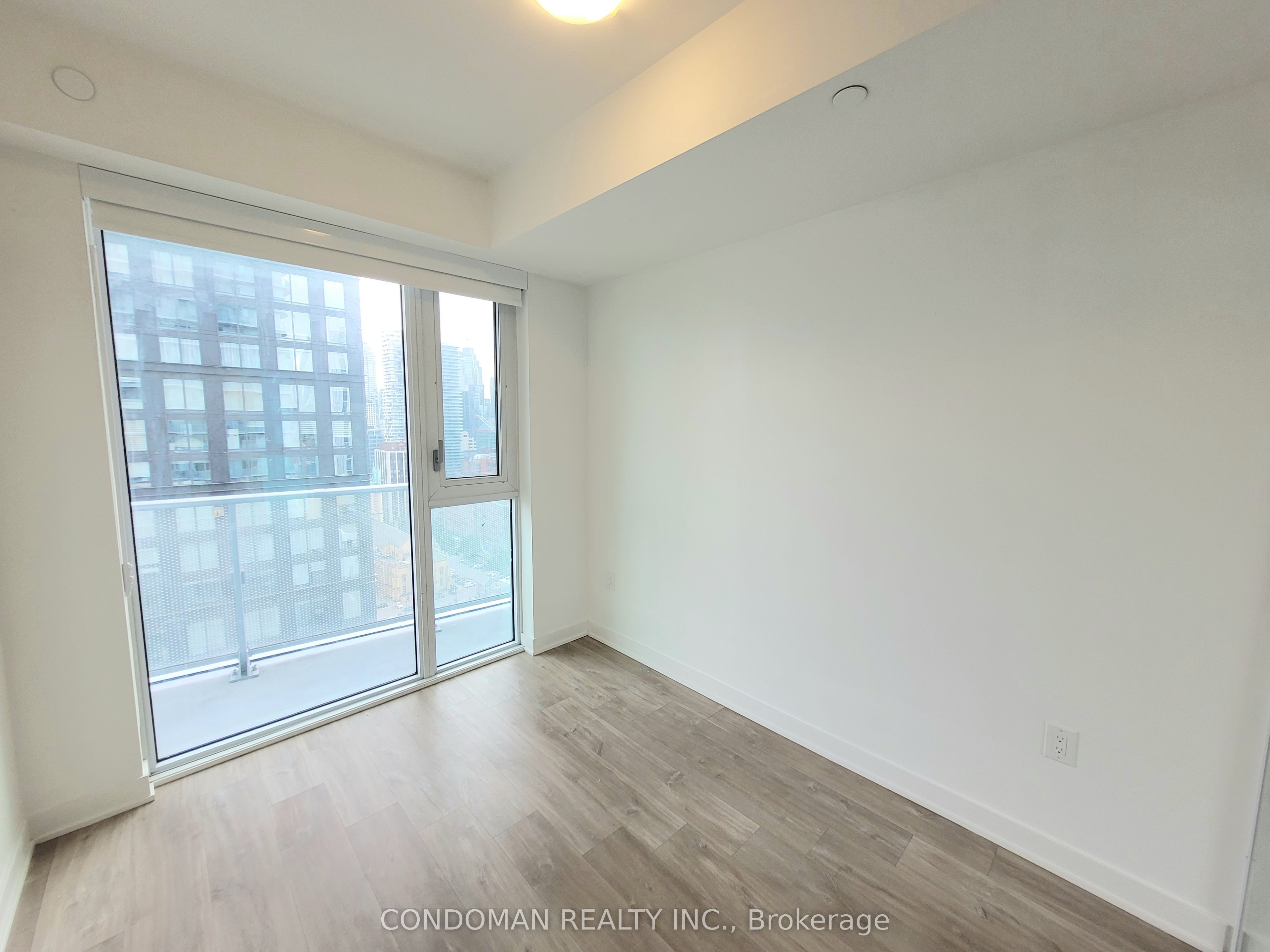 100 Dalhousie Street 2408, Toronto, ON M5B 0C7 photo 5