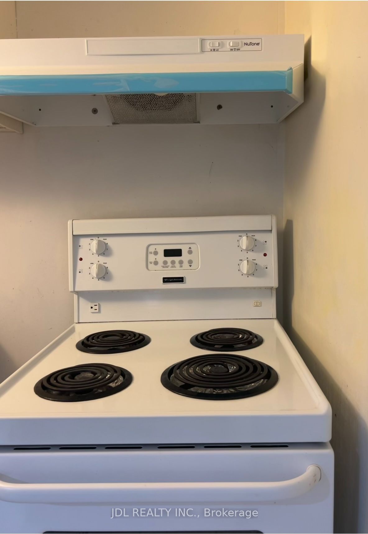 23 Pineway Blvd Boulevard UNIT A bsmt, Toronto, ON M2H 1A3 photo 5