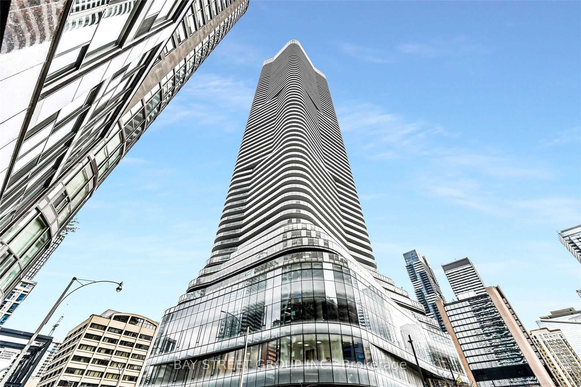 11 Wellesley St W Avenue 3308, Toronto, ON M4Y 1E8