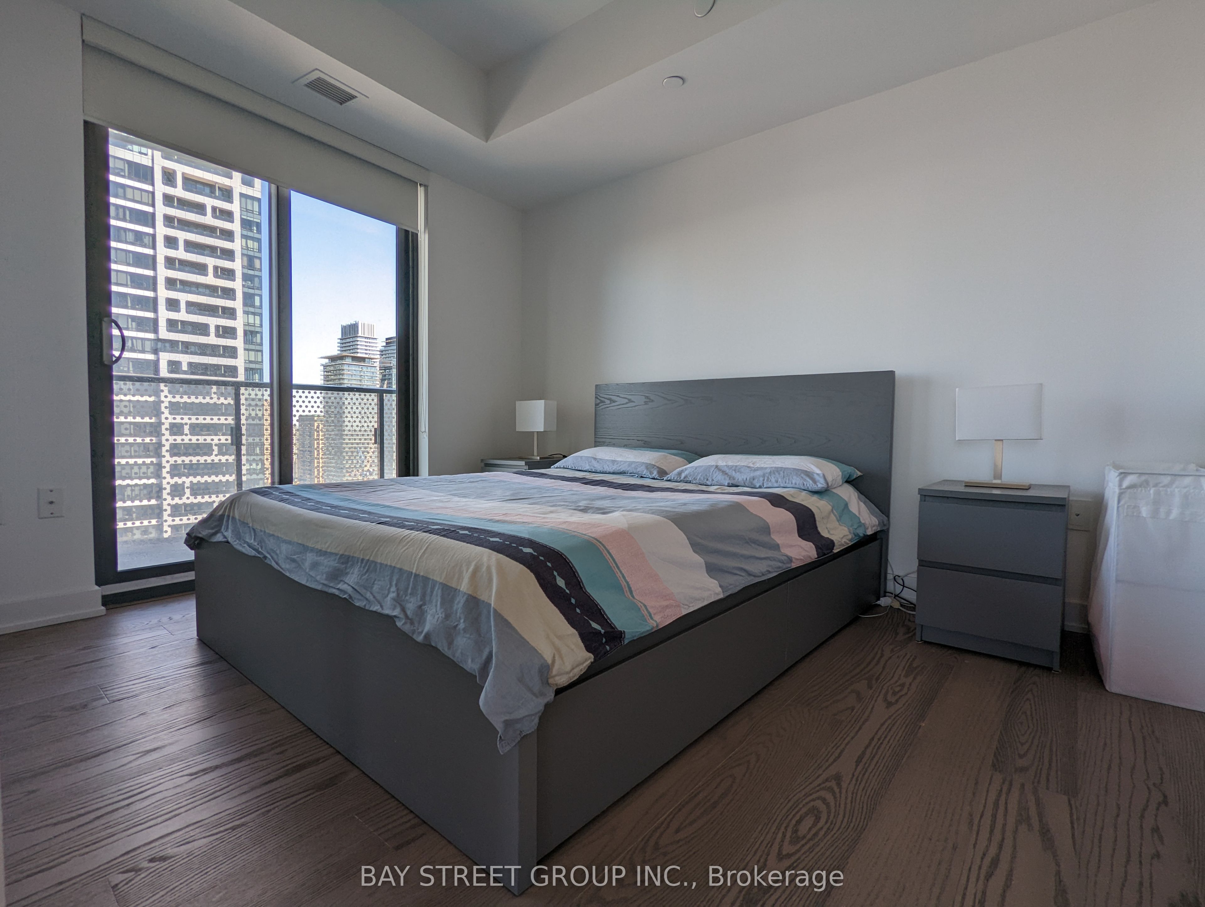 11 Wellesley St W Avenue 3308, Toronto, ON M4Y 1E8 photo 3