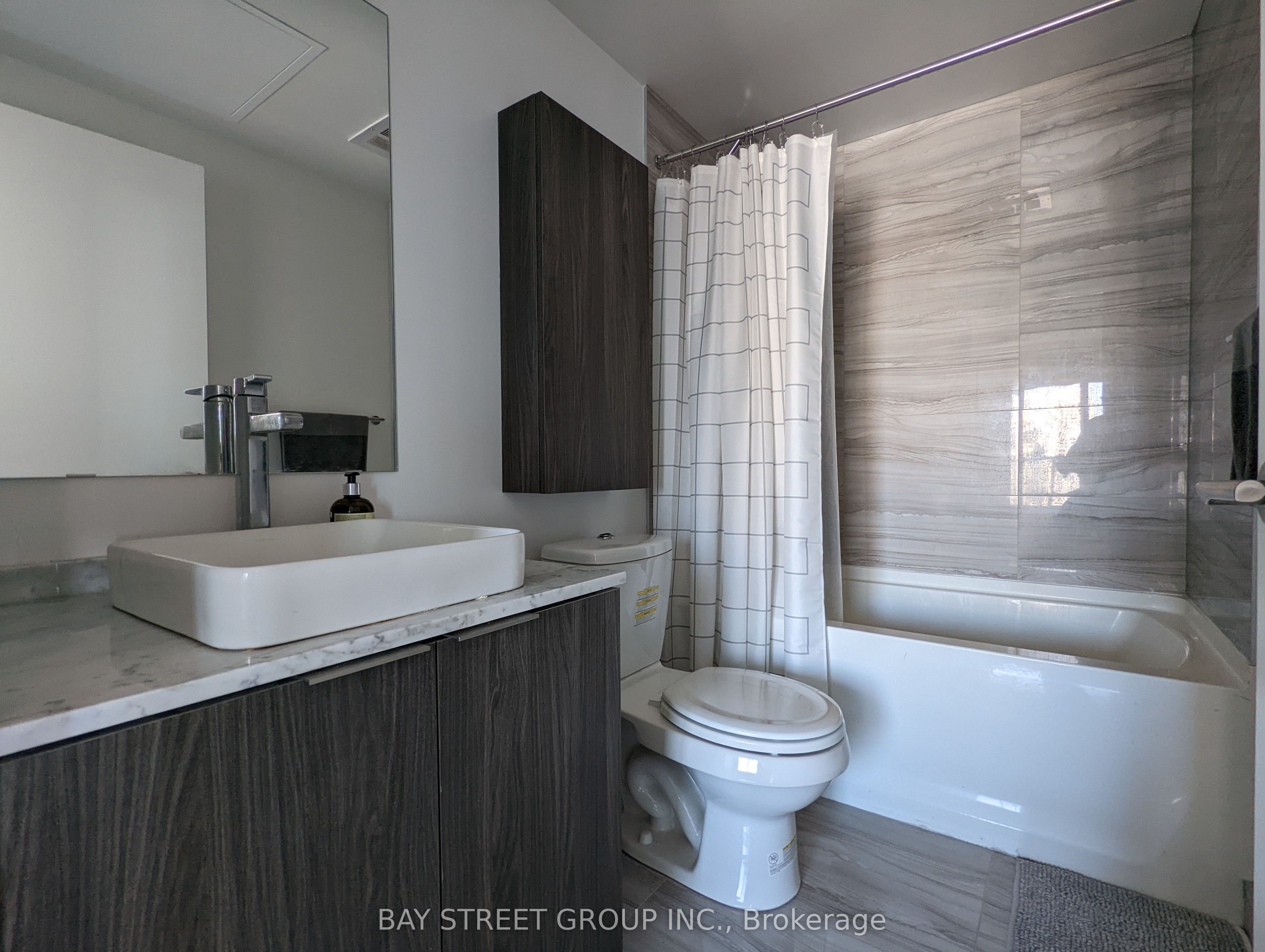 11 Wellesley St W Avenue 3308, Toronto, ON M4Y 1E8 photo 4