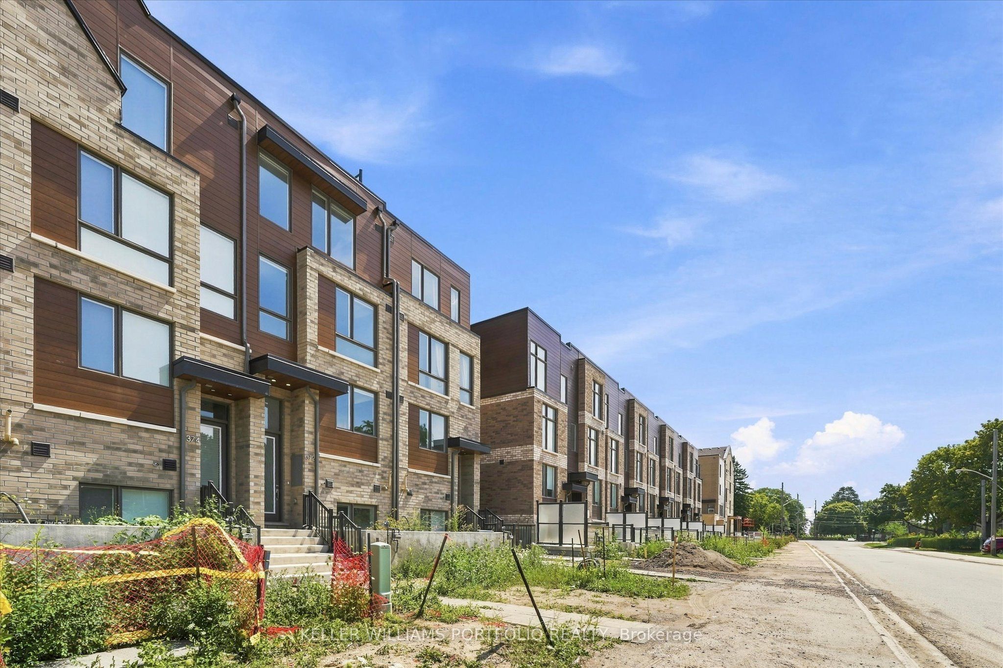 372 Lawrence Heights Way, Toronto, ON M6A 0E8 photo 2
