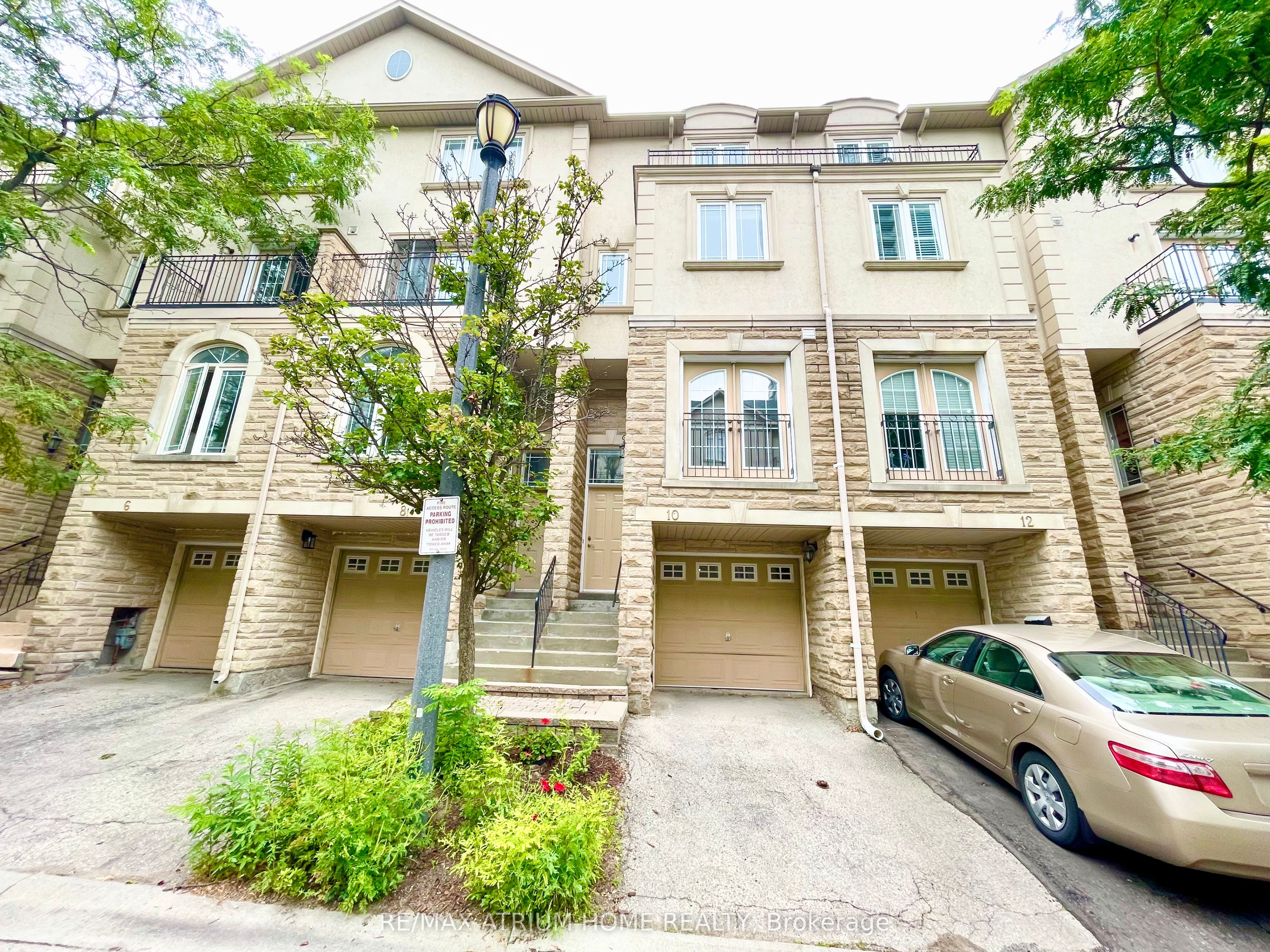 10 William Poole Way, Toronto, ON M2N 7A7 photo 2