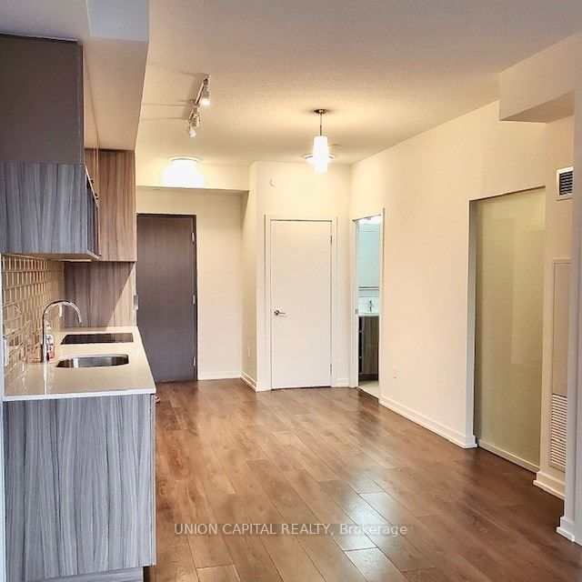 52 Forest Manor Road 201, Toronto, ON M2J 0E2 photo 4