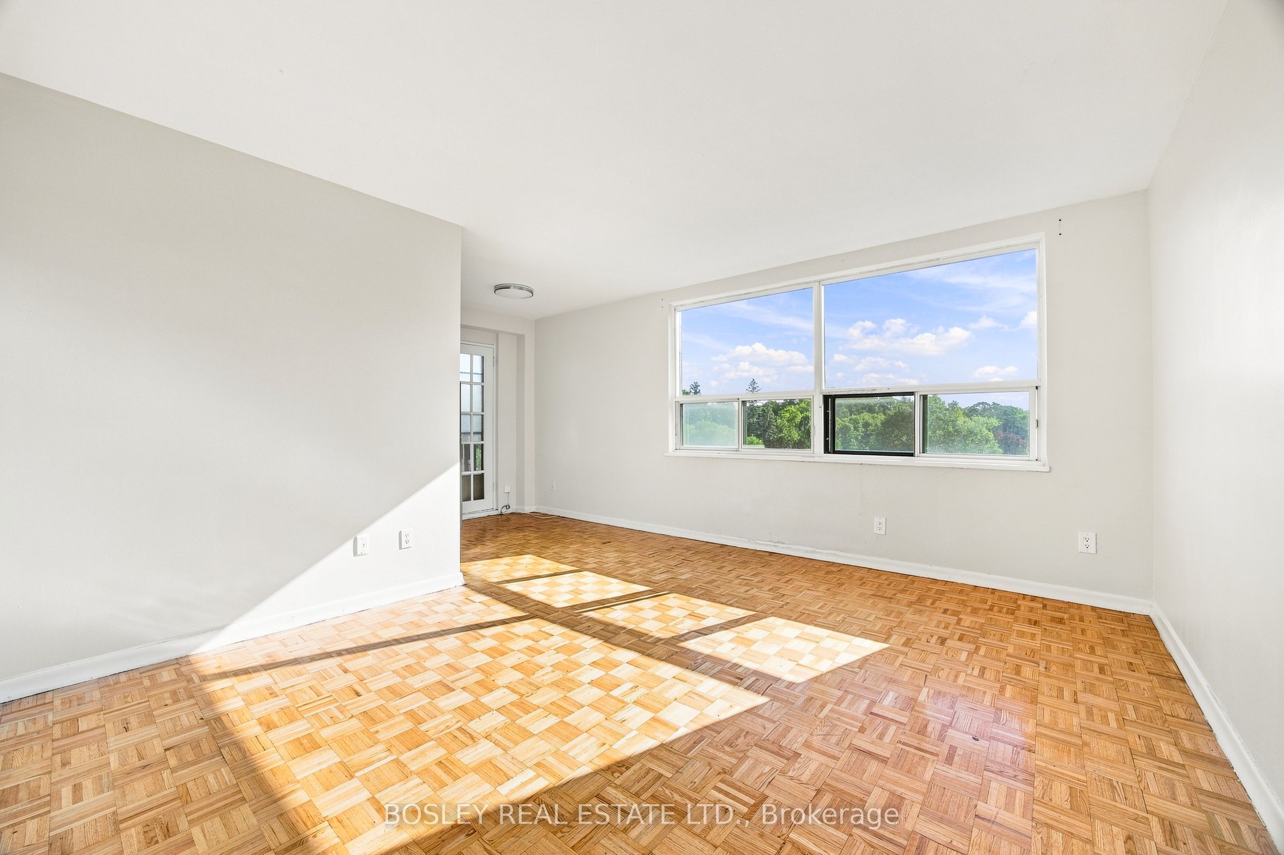 85 Lawton Boulevard 310, Toronto, ON M4V 1Z7 photo 2