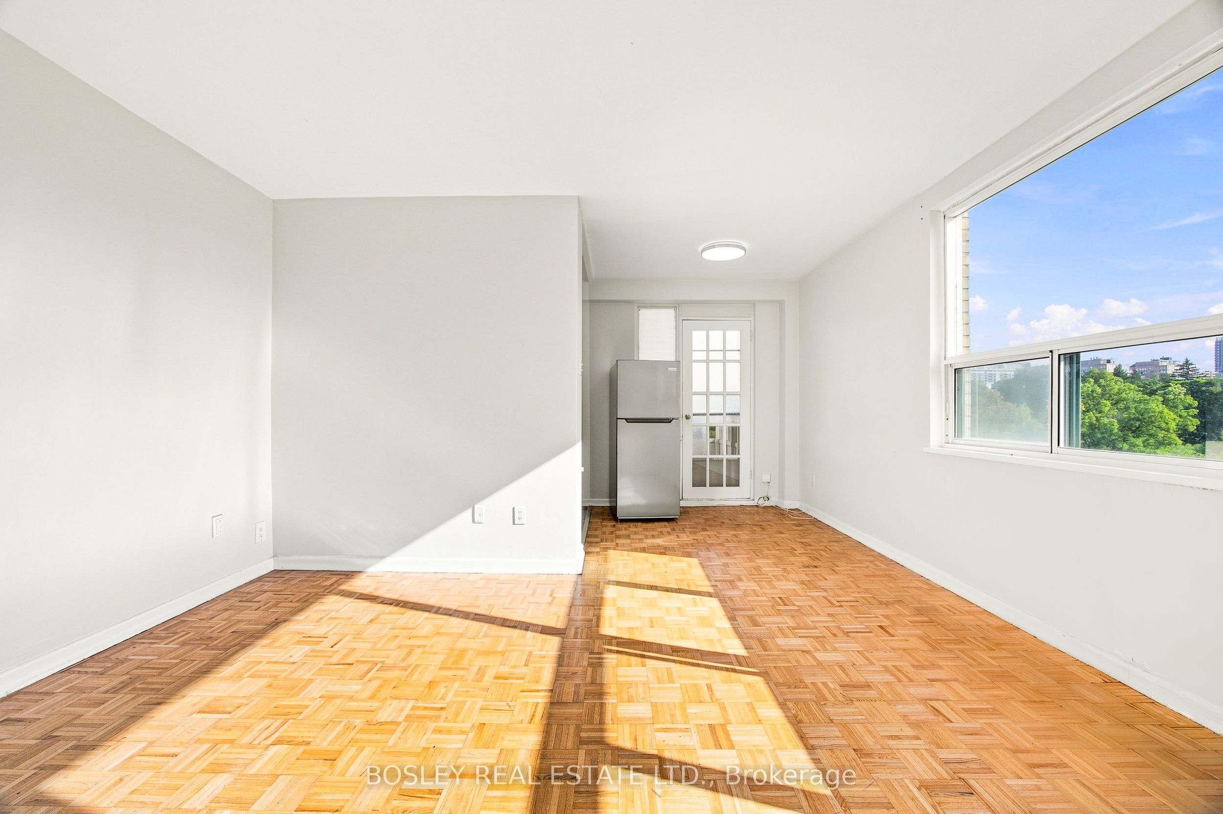 85 Lawton Boulevard 310, Toronto, ON M4V 1Z7 photo 3