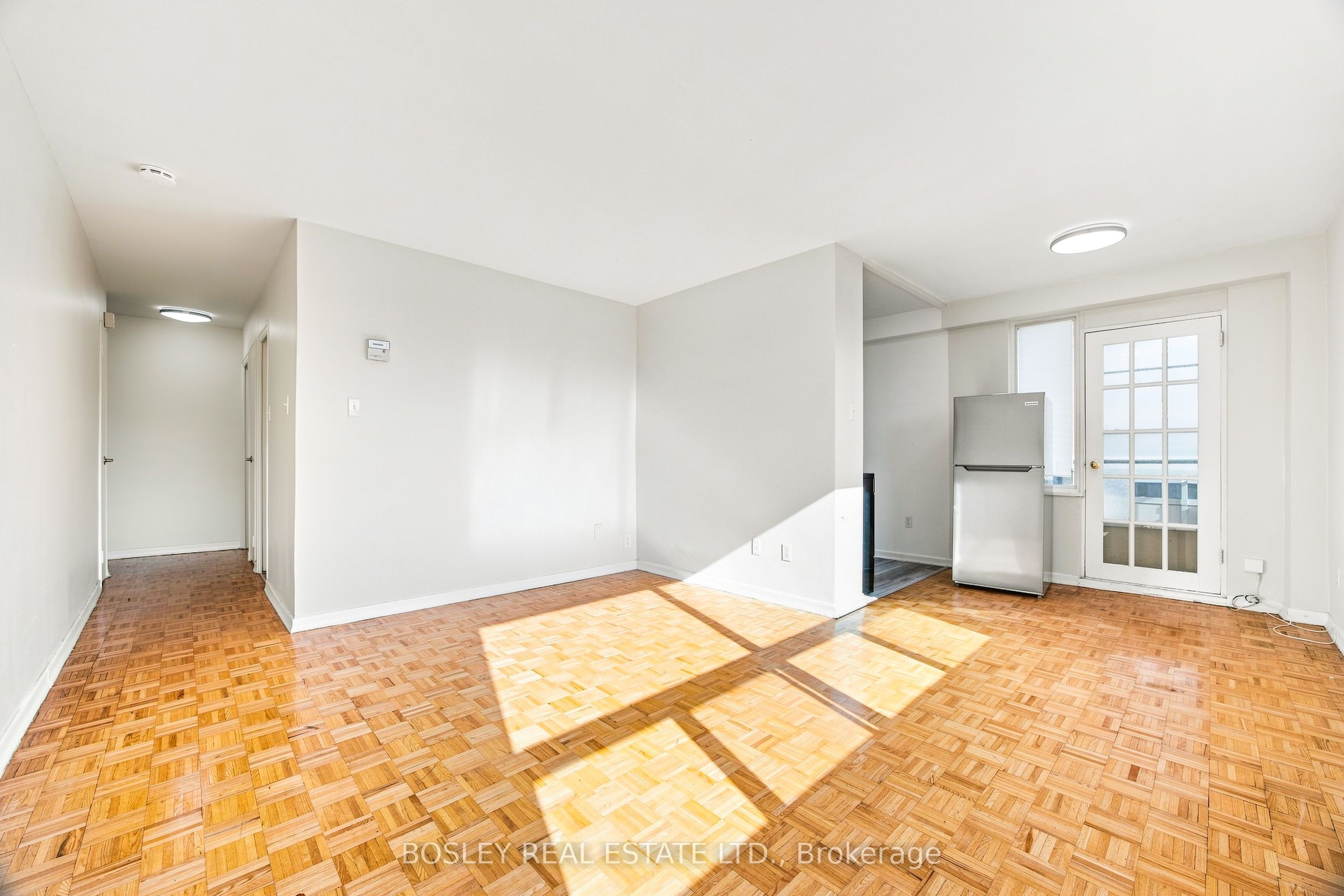 85 Lawton Boulevard 310, Toronto, ON M4V 1Z7 photo 4