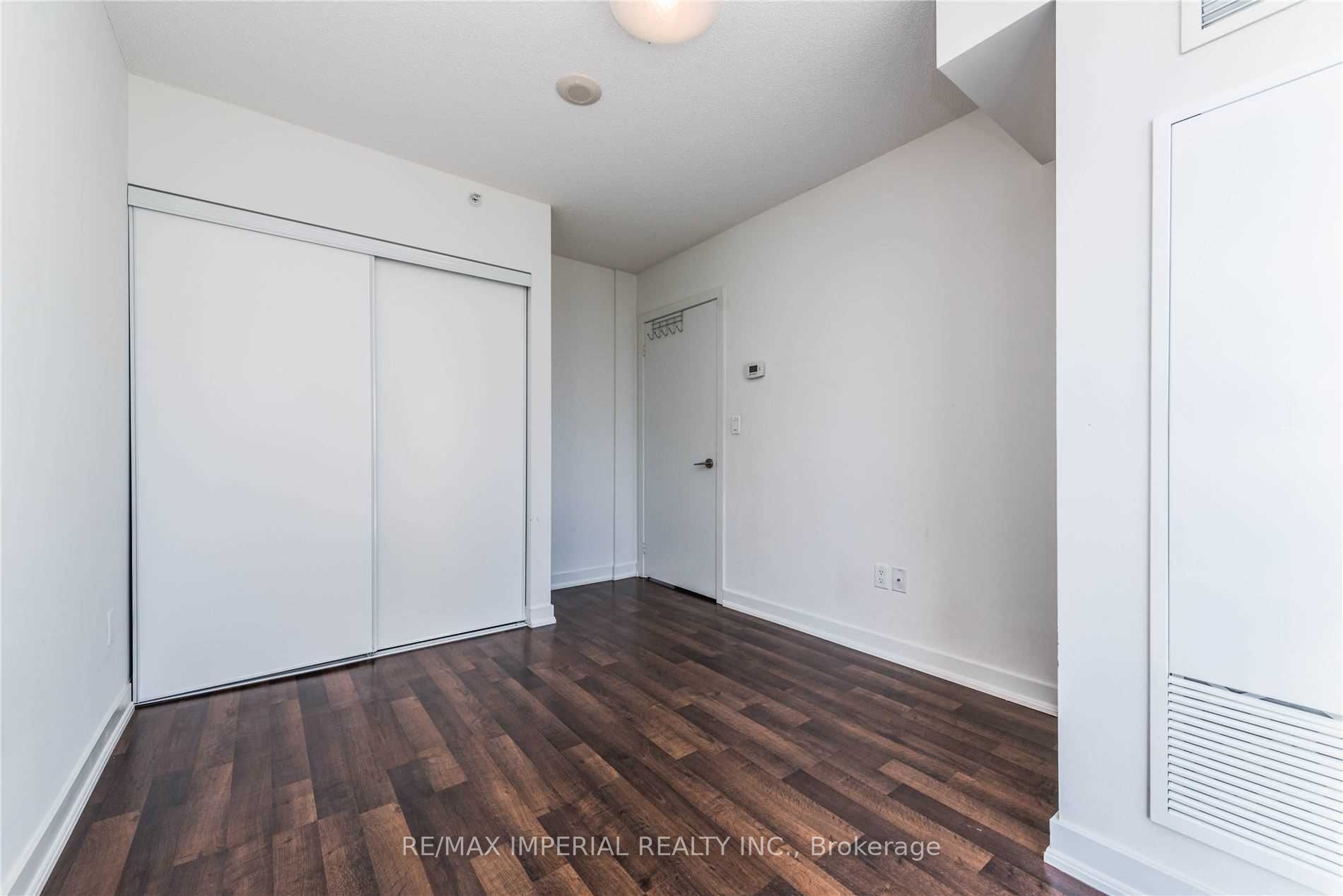 5740 Yonge Street 201, Toronto, ON M2M 0B1 photo 5