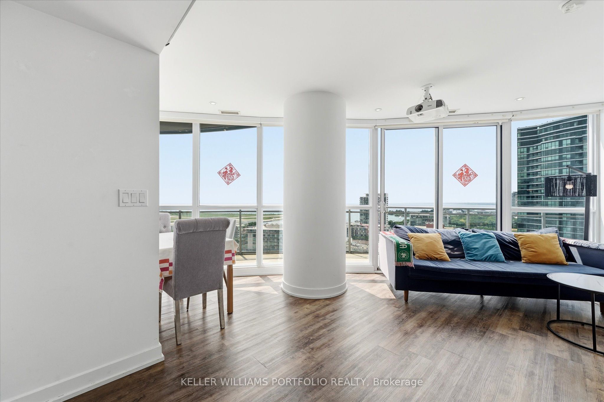 38 Dan Leckie Way 2601, Toronto, ON M5V 2V6 photo 4