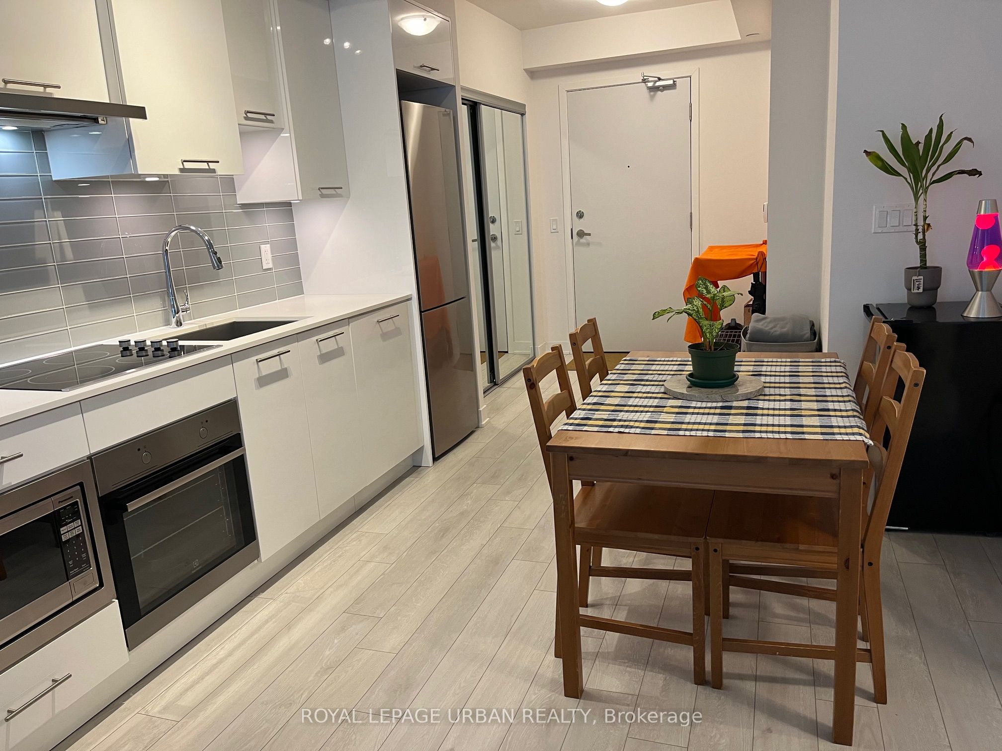 99 Broadway Avenue 1007, Toronto, ON M4P 0E3 photo 2