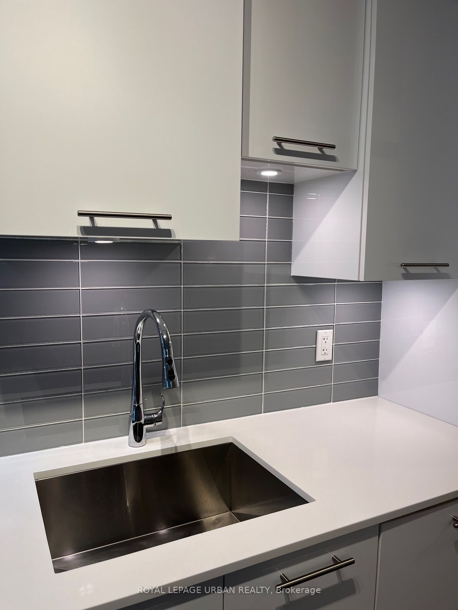 99 Broadway Avenue 1007, Toronto, ON M4P 0E3 photo 3
