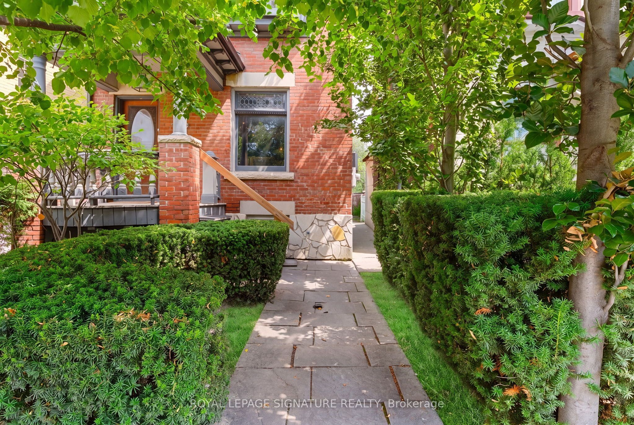 359 Clinton Street Main, Toronto, ON M6G 2Y7 photo 2