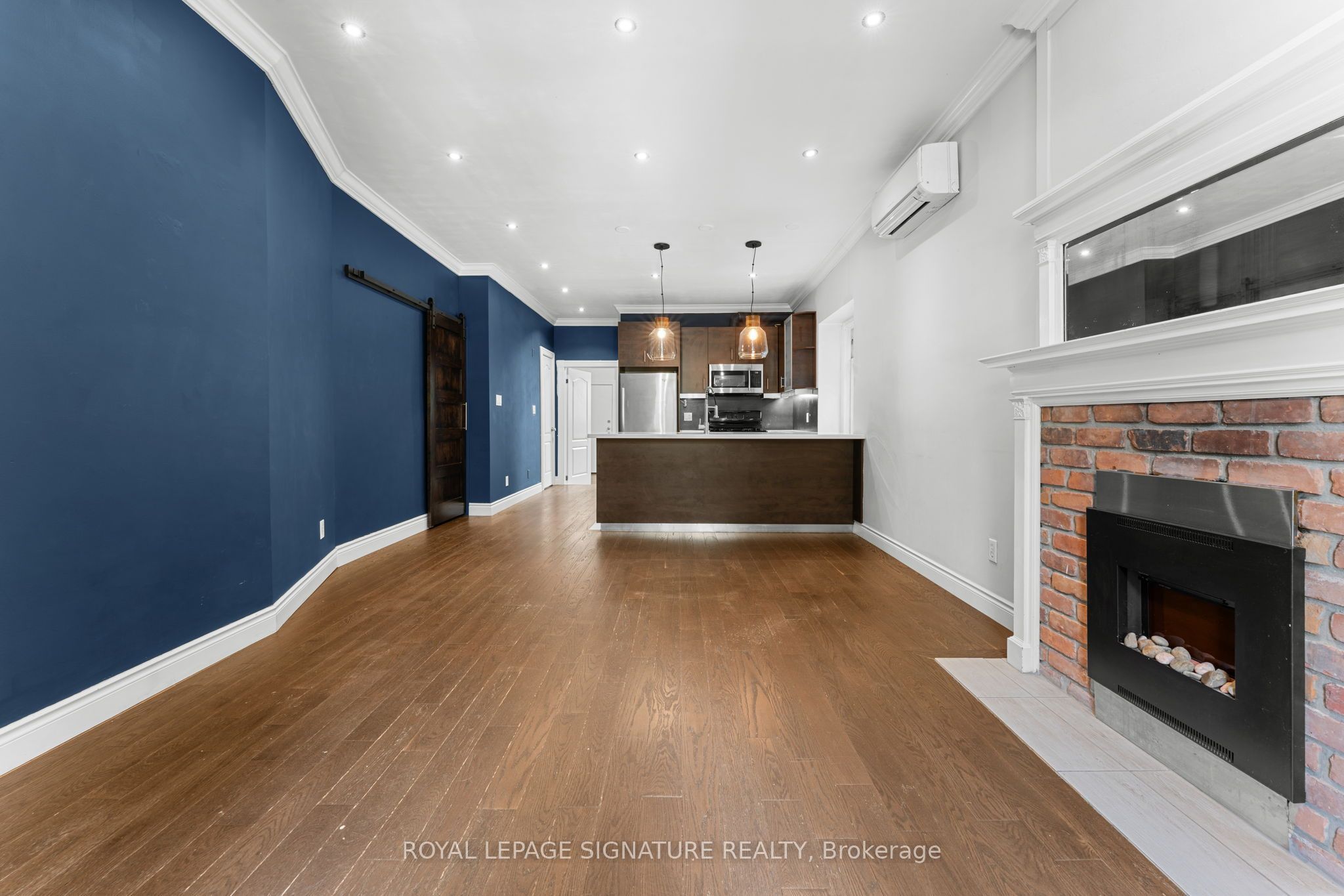 359 Clinton Street Main, Toronto, ON M6G 2Y7 photo 3