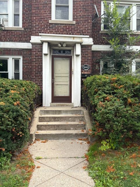 1661 Bathurst Street 1, Toronto, ON M5P 3K3