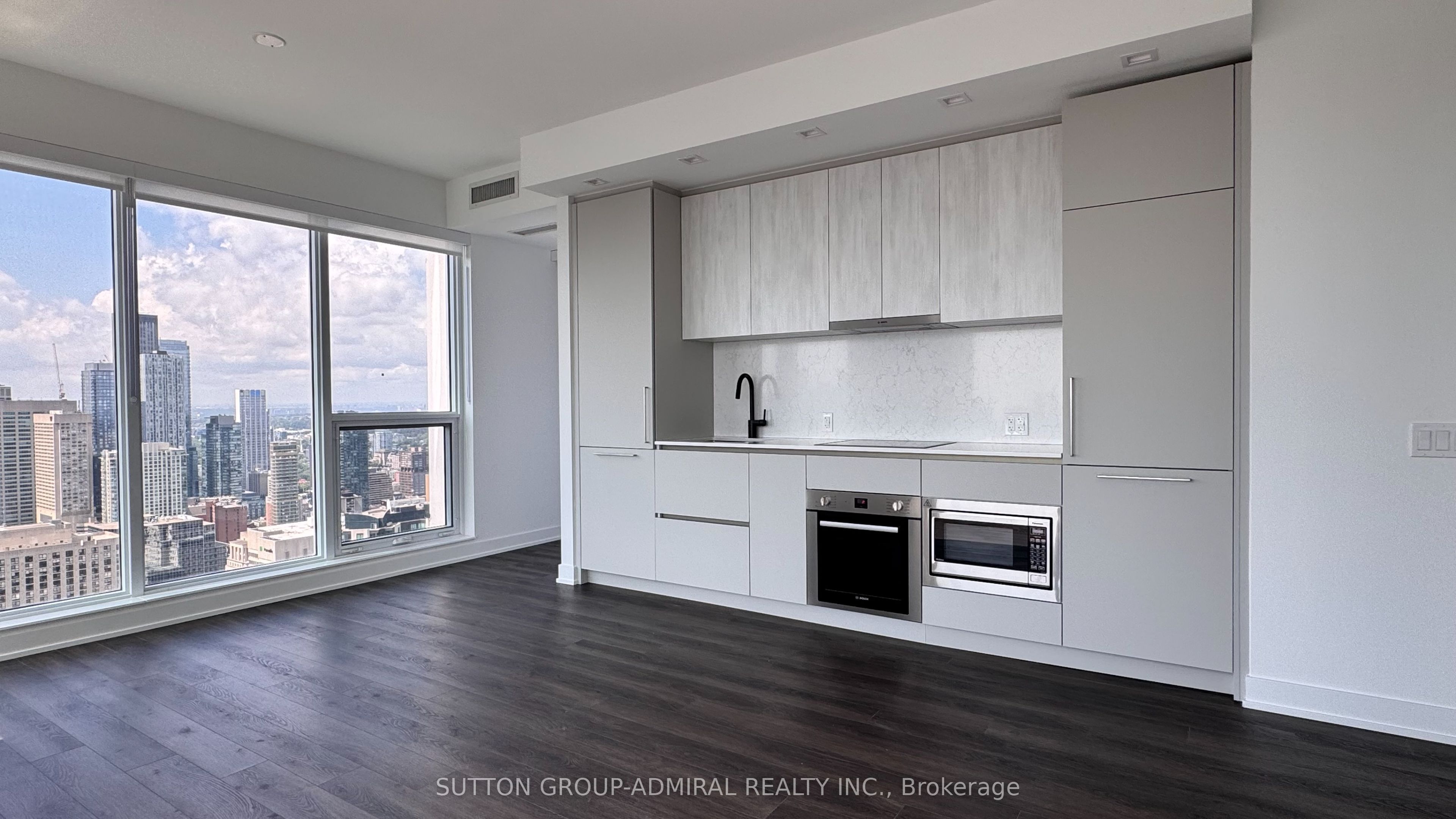 609 Sherbourne Street 4602, Toronto, ON M4X 0A4 photo 2