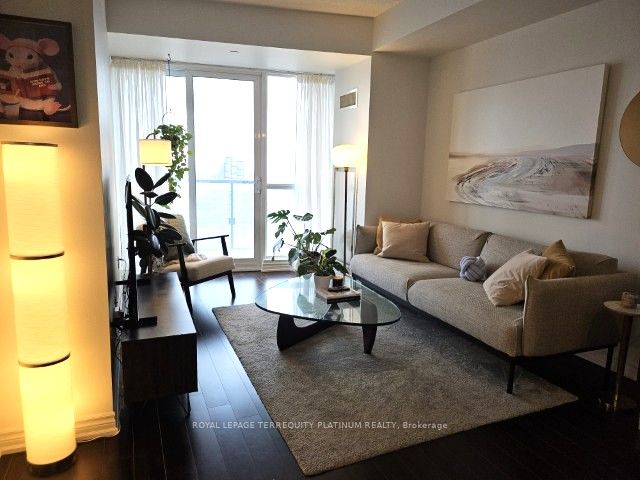 386 Yonge Street 4205, Toronto, ON M5B 0A5 photo 3