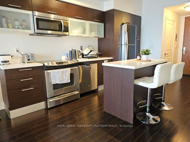 386 Yonge Street 4205, Toronto, ON M5B 0A5 photo 4