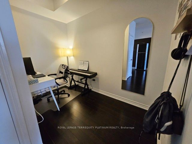 386 Yonge Street 4205, Toronto, ON M5B 0A5 photo 5
