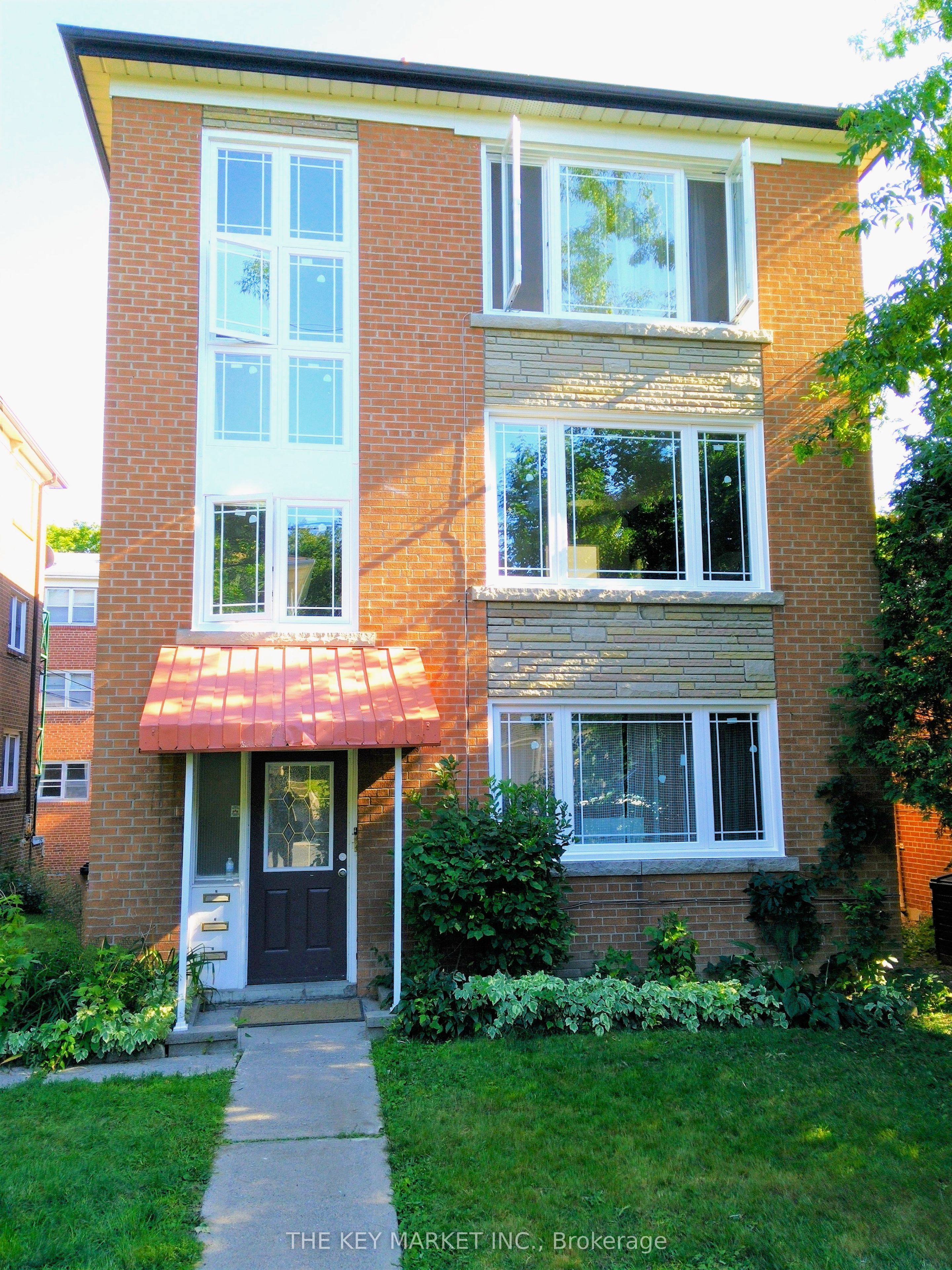211 St Clements Avenue 2, Toronto, ON M4R 1H3 photo 2