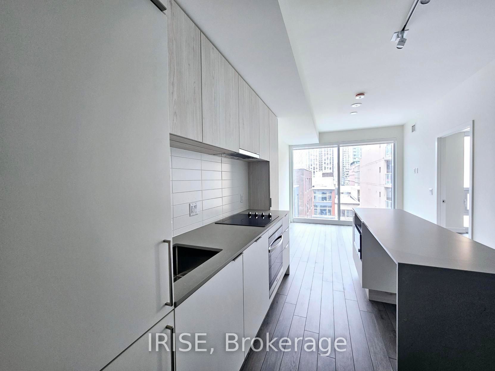 89 Church Street 607, Toronto, ON M5C 0B7