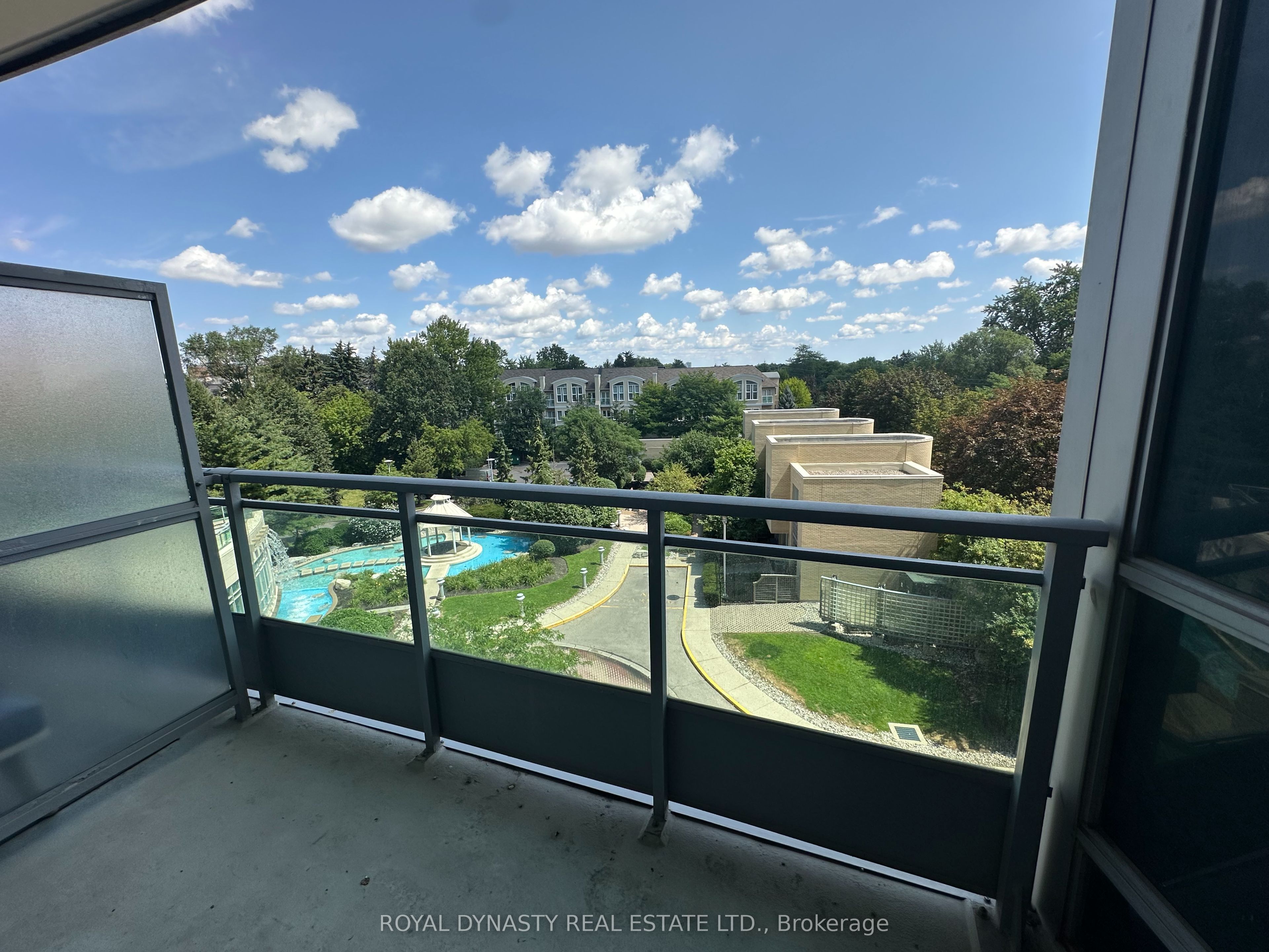 60 Byng Avenue 409, Toronto, ON M2N 7K3 photo 2