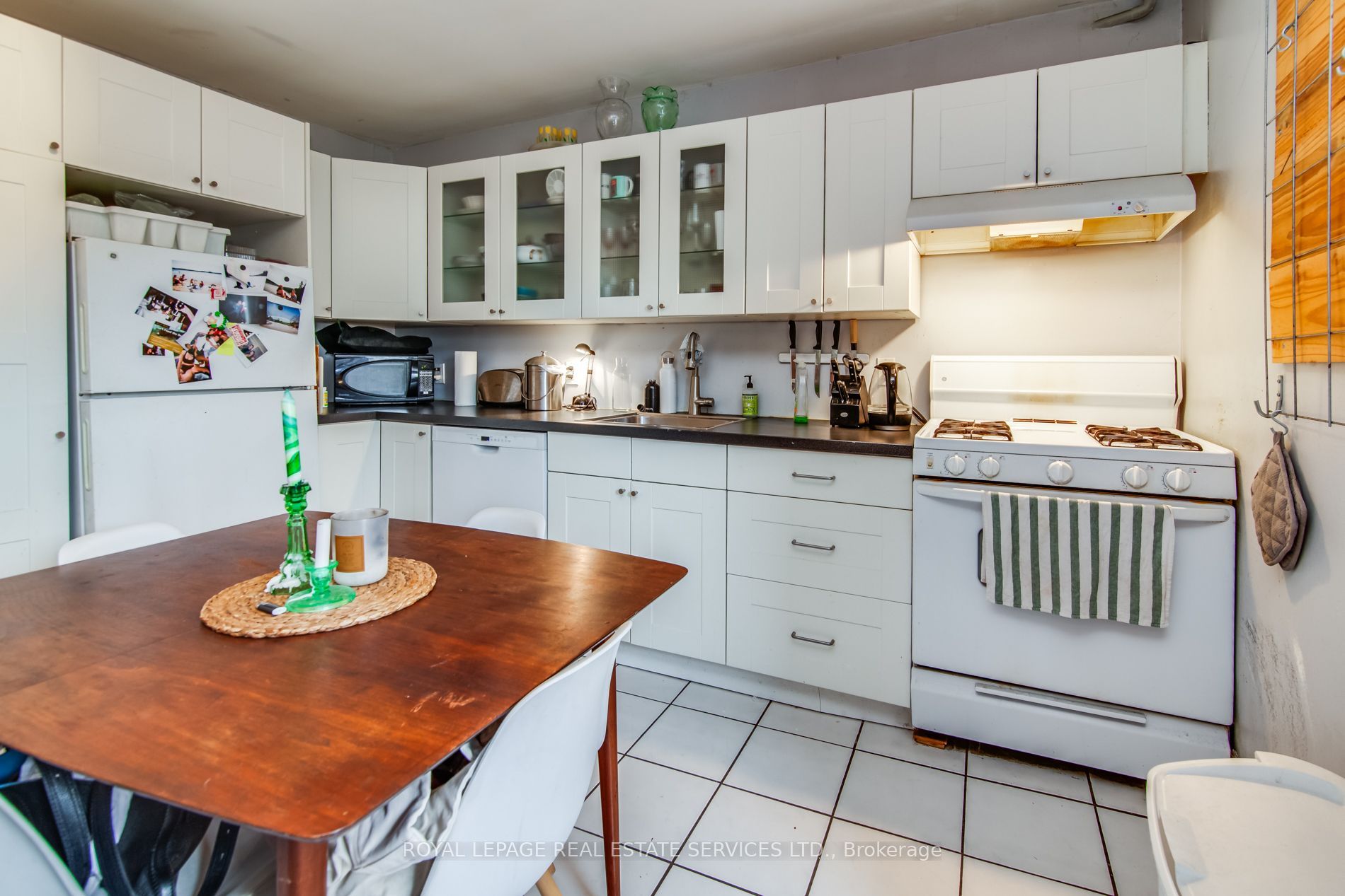 50 Rusholme Road 2, Toronto, ON M6J 3H5 photo 4