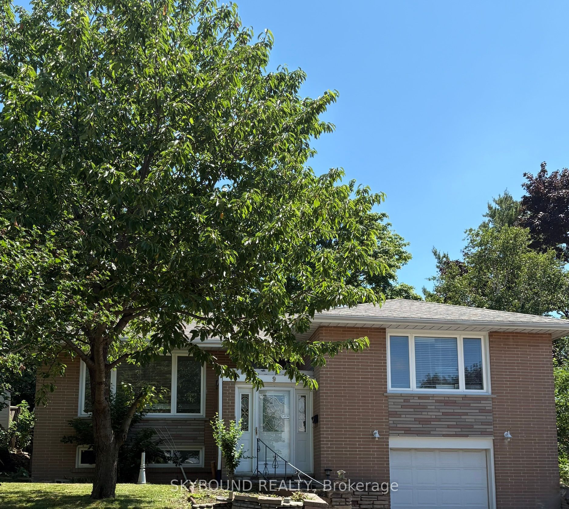 9 Caronport Crescent, Toronto, ON M3A 1G9 photo 2