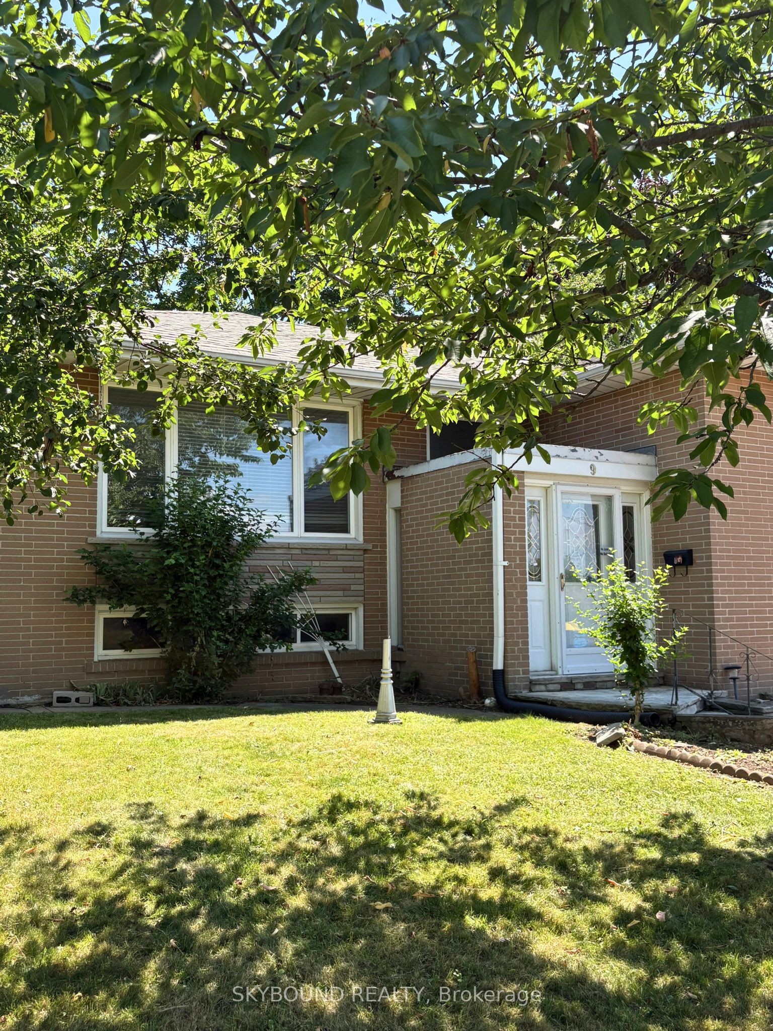 9 Caronport Crescent, Toronto, ON M3A 1G9 photo 3