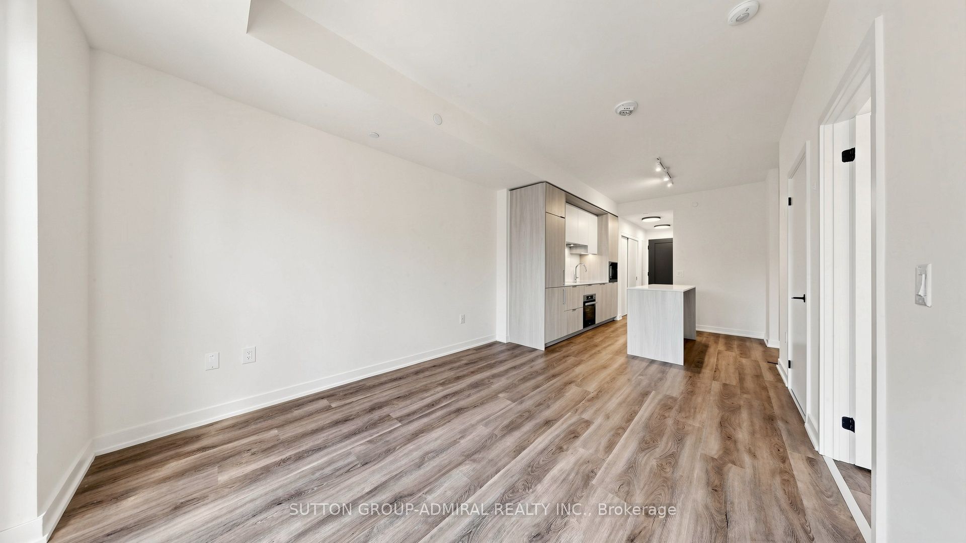 123 Portland Street 409, Toronto, ON M5V 2N4 photo 5