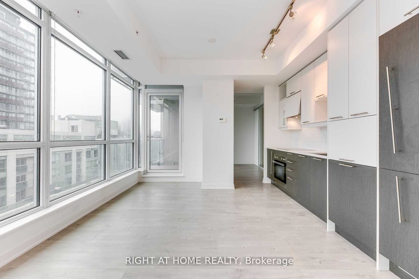 199 Richmond Street W 1410, Toronto, ON M5V 0H4 photo 3
