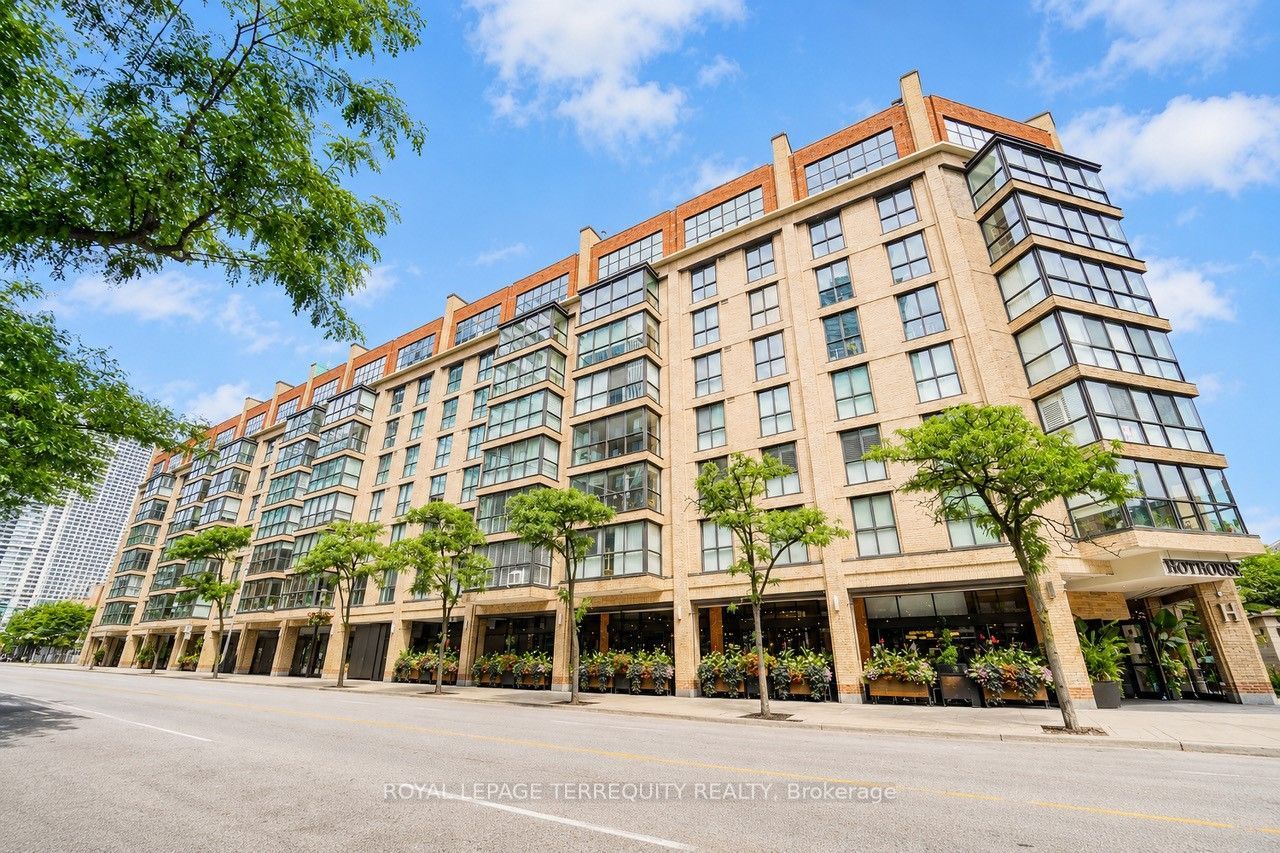35 Church Street 208, Toronto, ON M5E 1T3