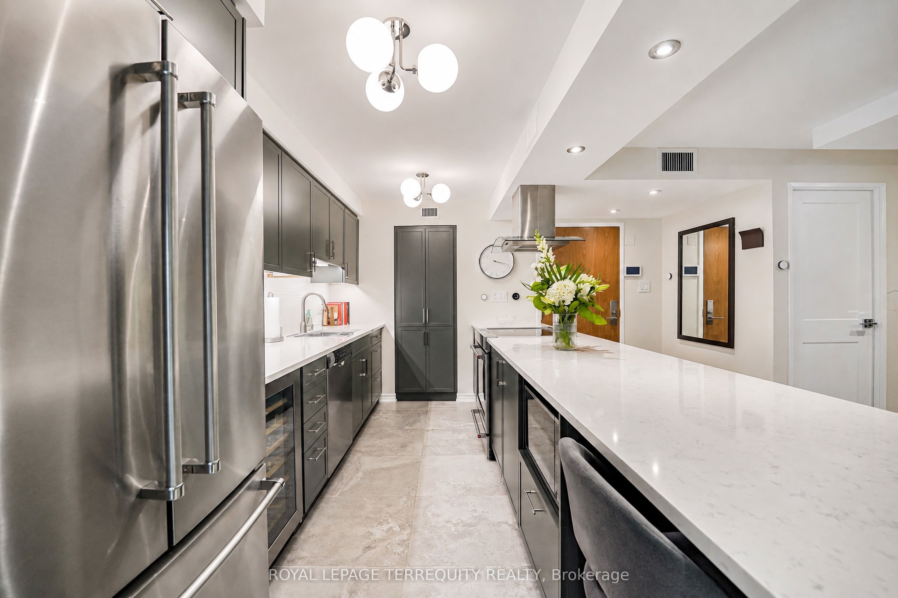 35 Church Street 208, Toronto, ON M5E 1T3 photo 3