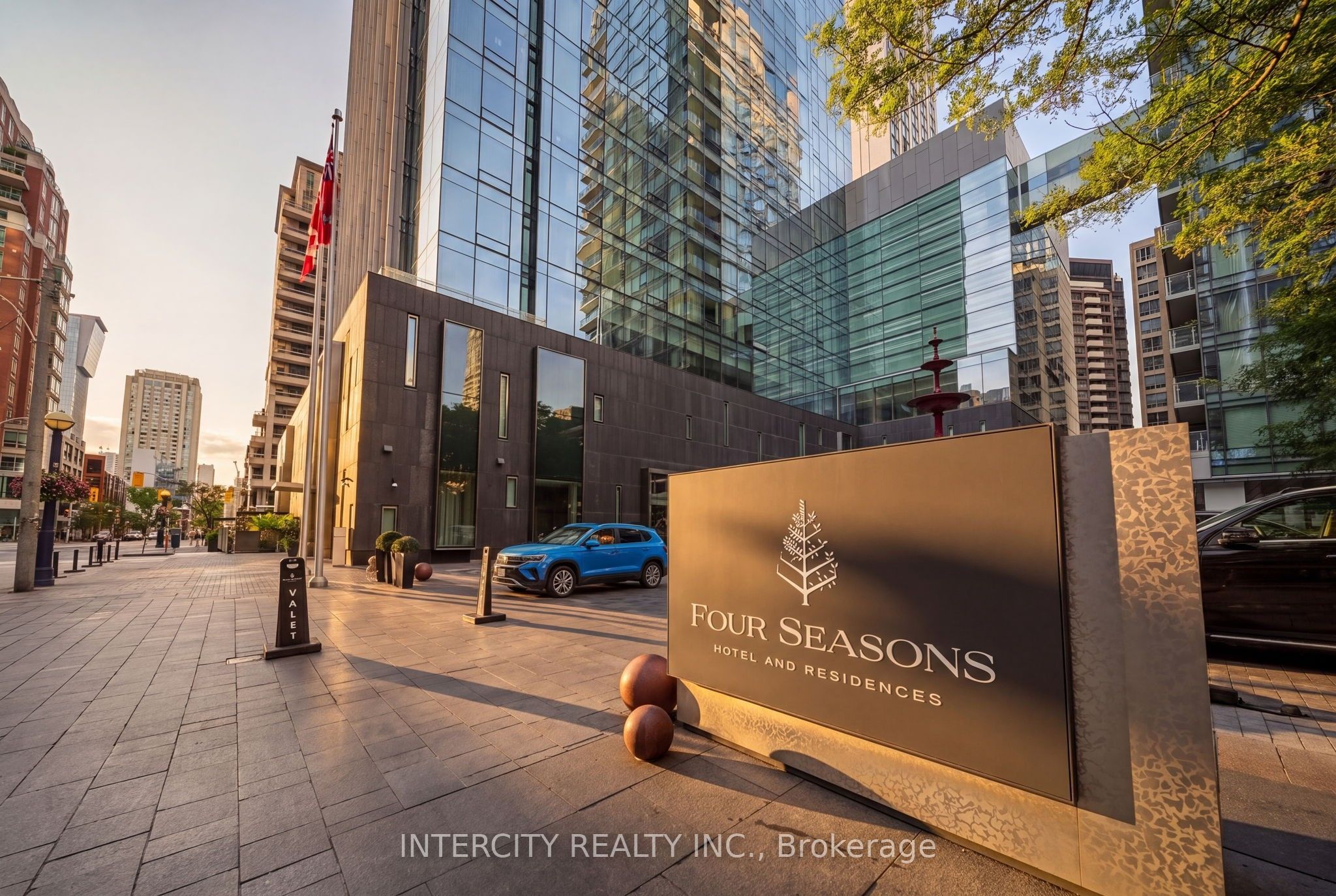 50 Yorkville Avenue 4001, Toronto, ON M4W 0A3