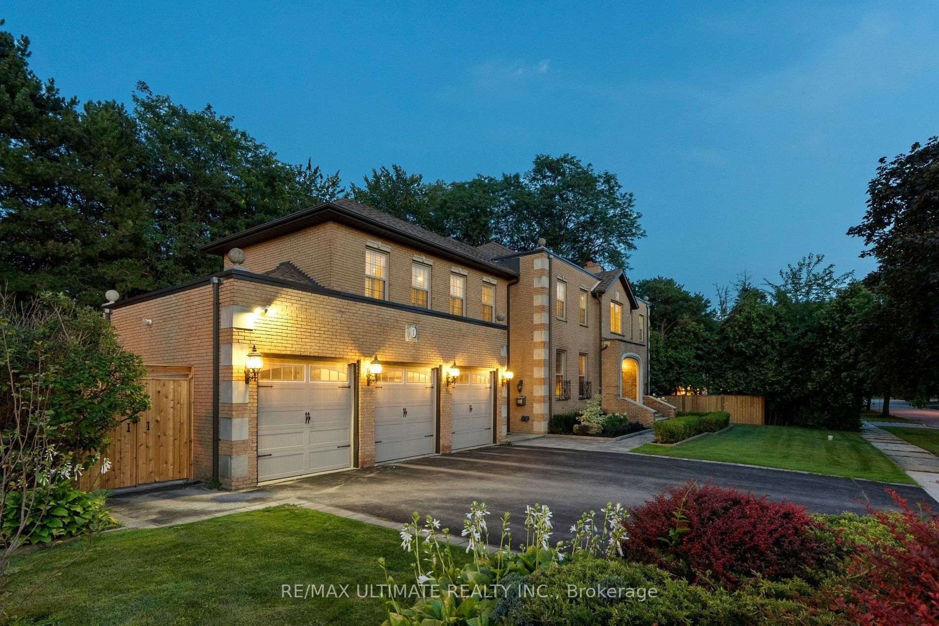 1 Versailles Court, Toronto, ON M3B 2A8 photo 5