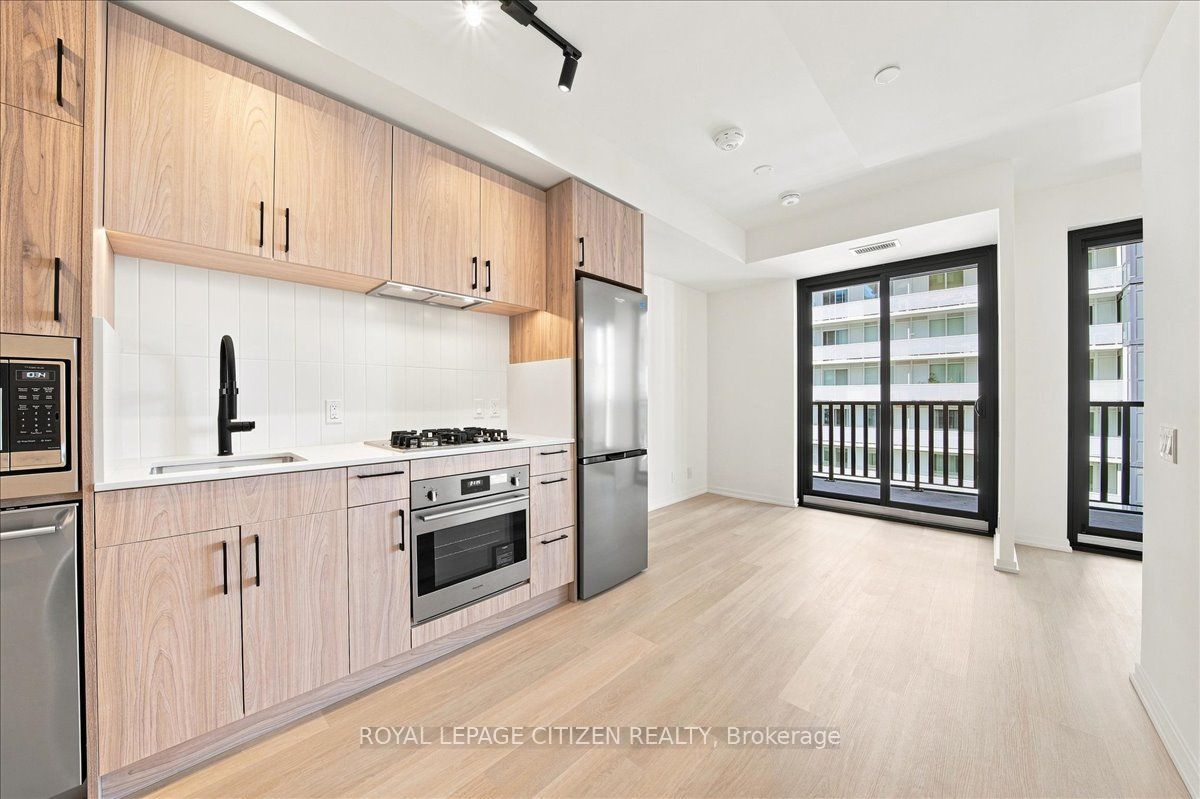 109 Erskine Avenue 1410, Toronto, ON M4P 0G8