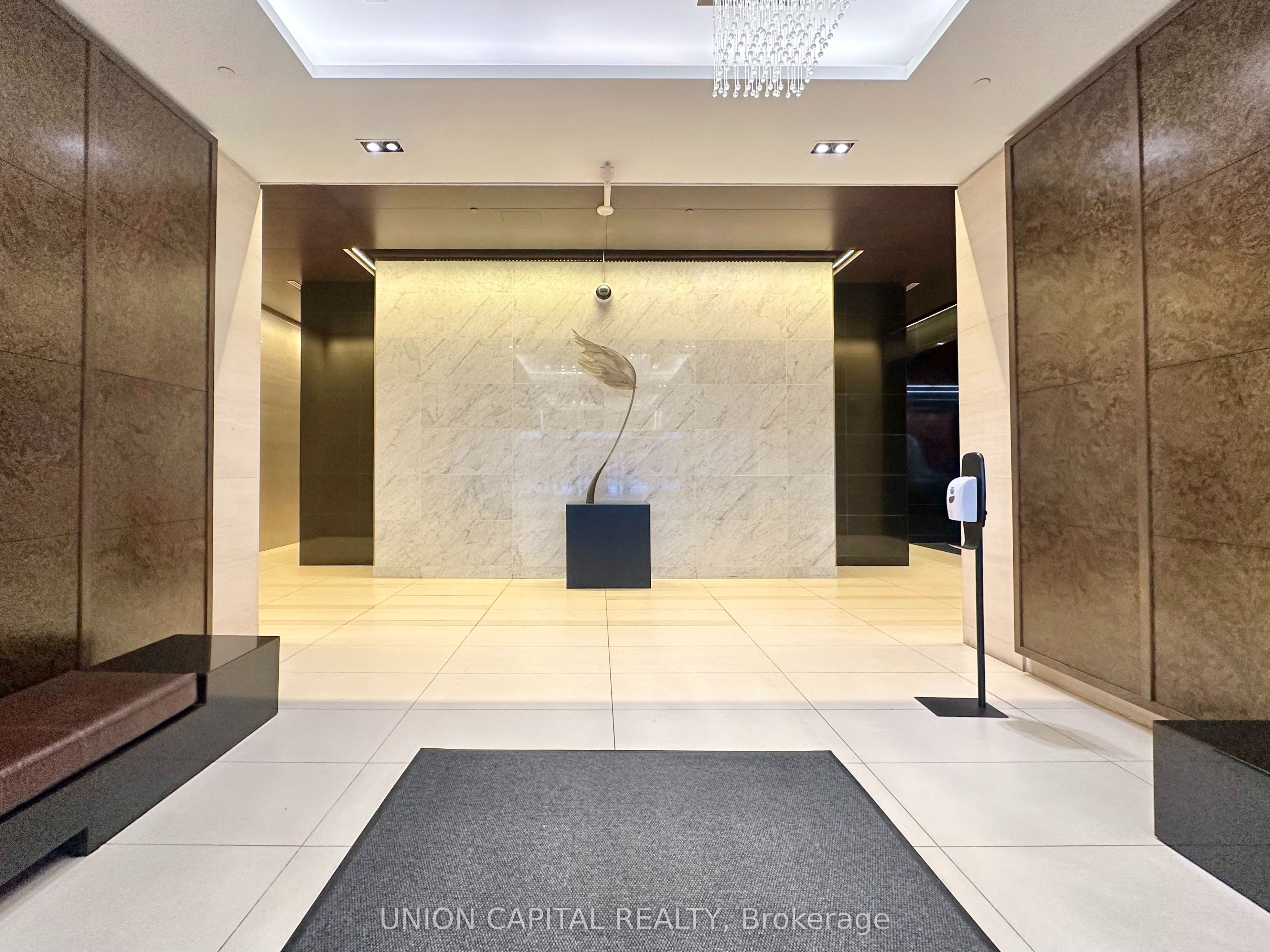386 Yonge Street 4903, Toronto, ON M5B 0A5 photo 4