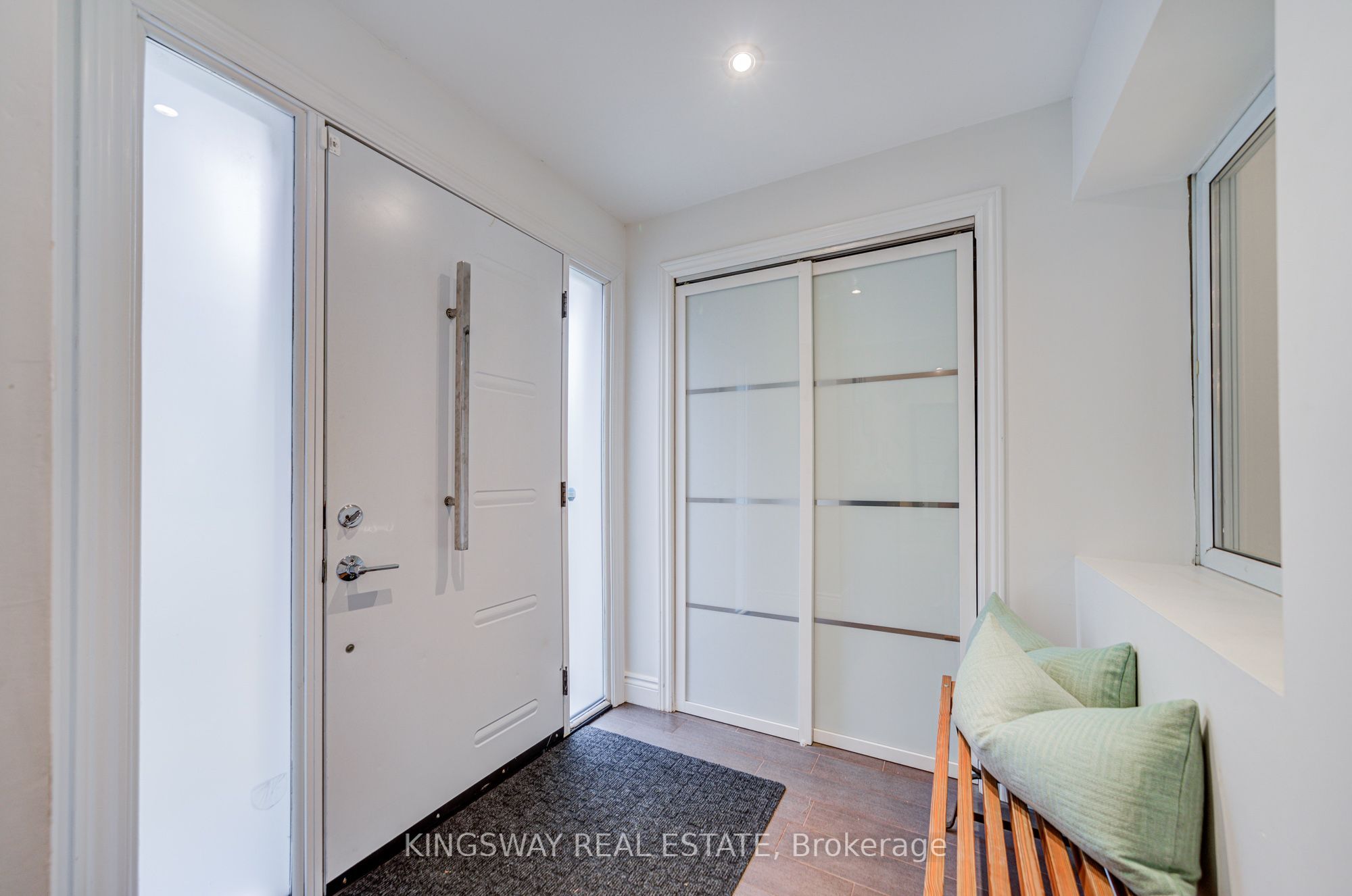 20 Wigmore Drive, Toronto, ON M4A 2E5 photo 3