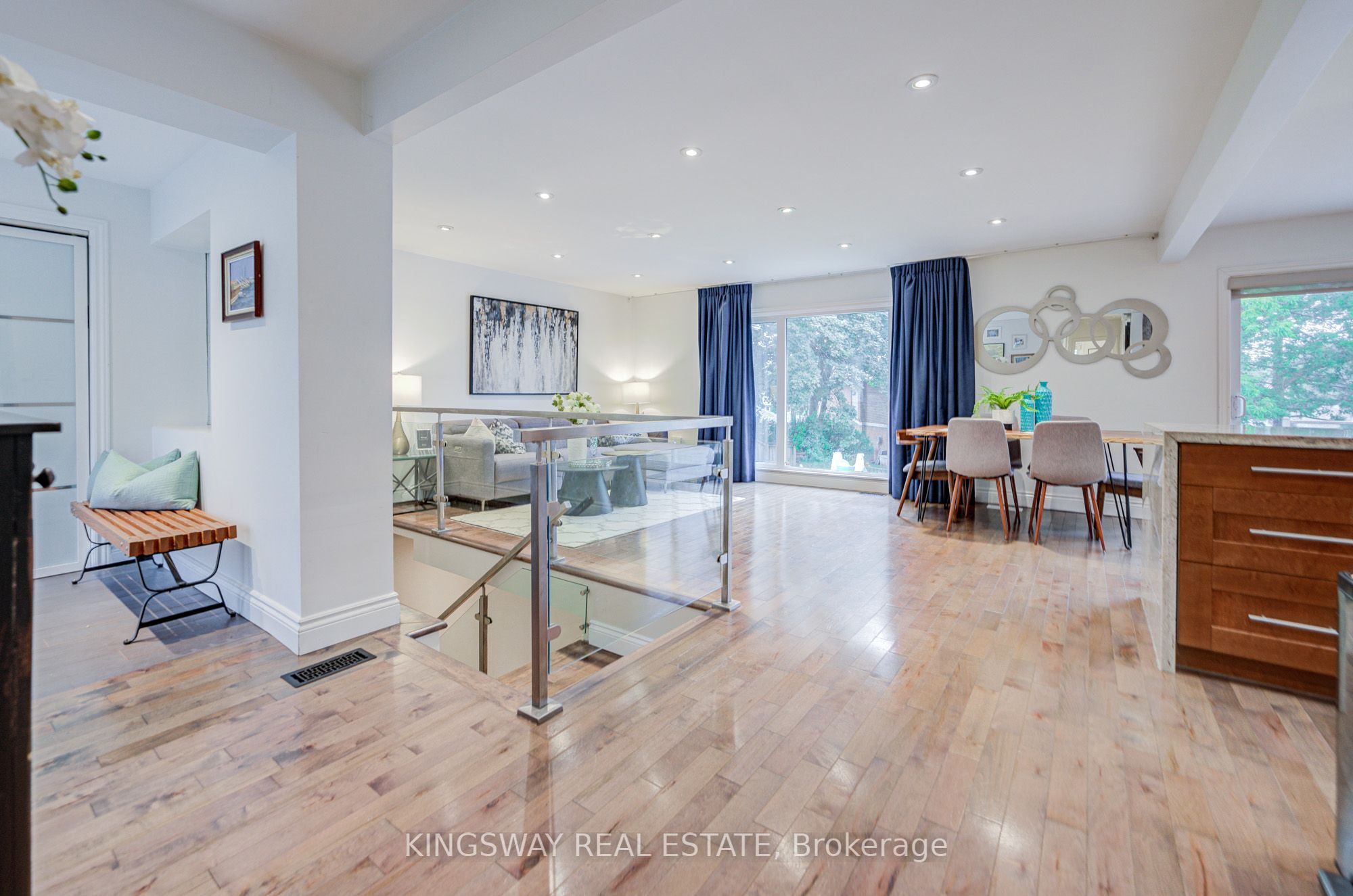 20 Wigmore Drive, Toronto, ON M4A 2E5 photo 5