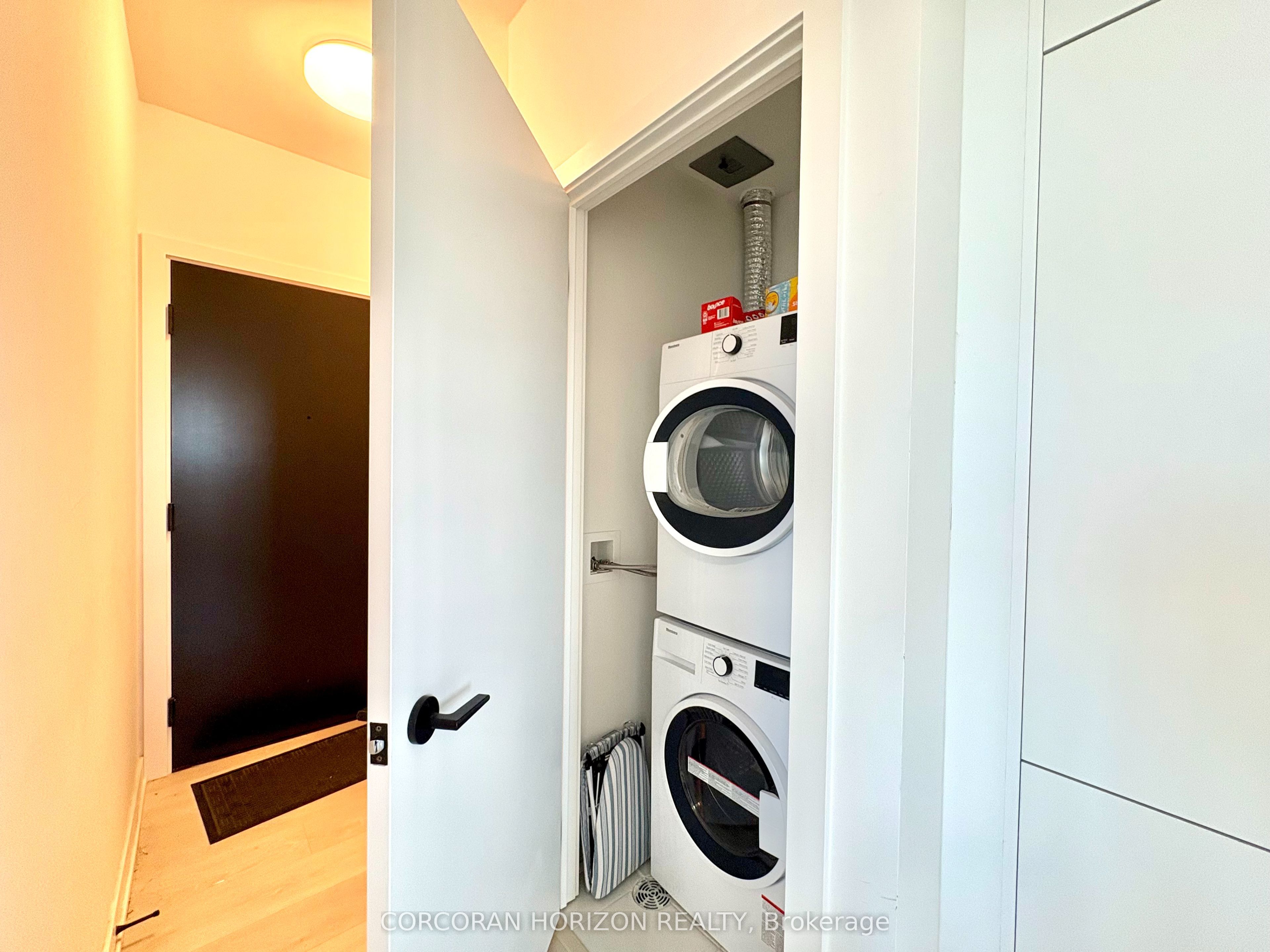 117 Broadway Avenue 2709, Toronto, ON M4P 1V3 photo 5
