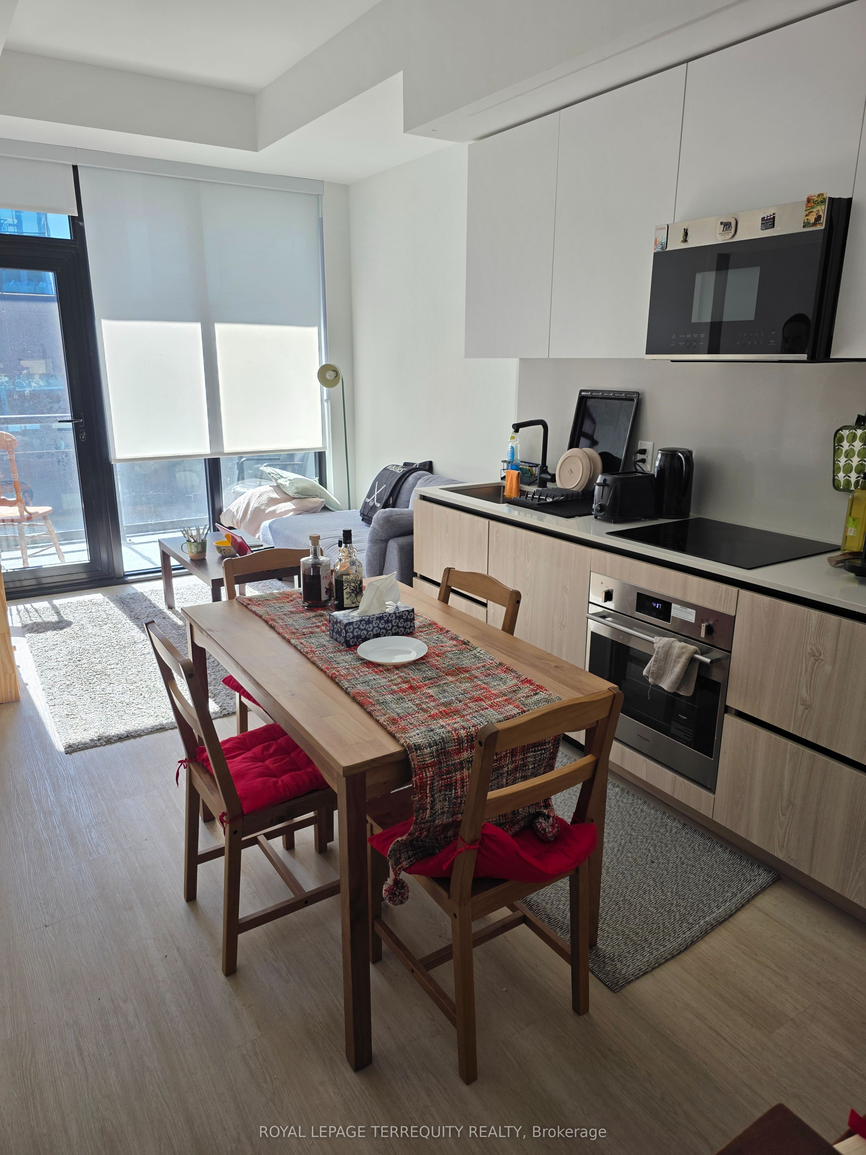 699 Sheppard Avenue 709, Toronto, ON M2K 0J5