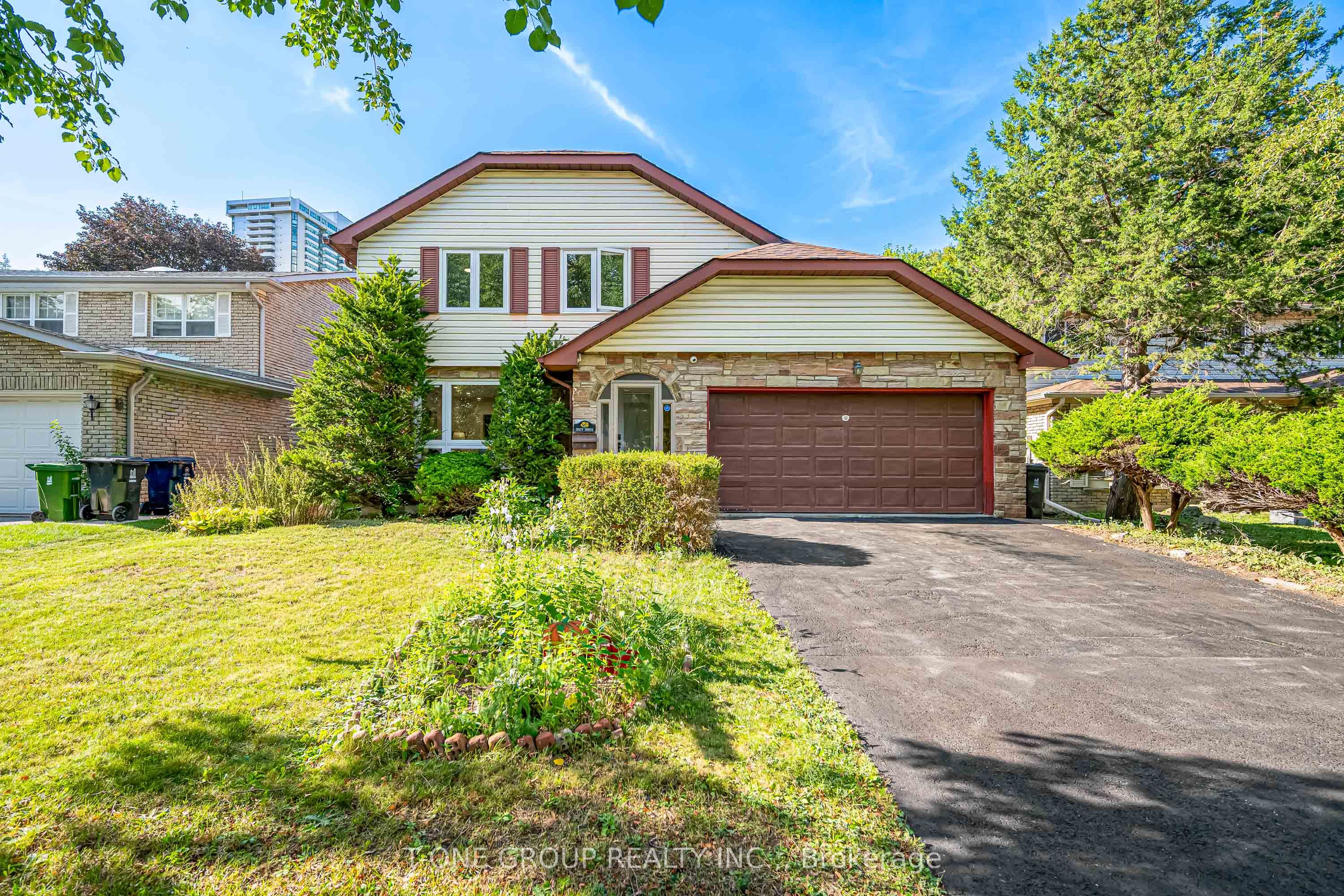 63 Hobart Drive, Toronto, ON M2J 3J8