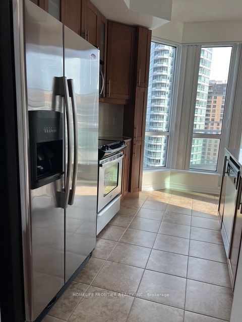 18 Holmes Avenue 1105, Toronto, ON M2N 0E1 photo 2