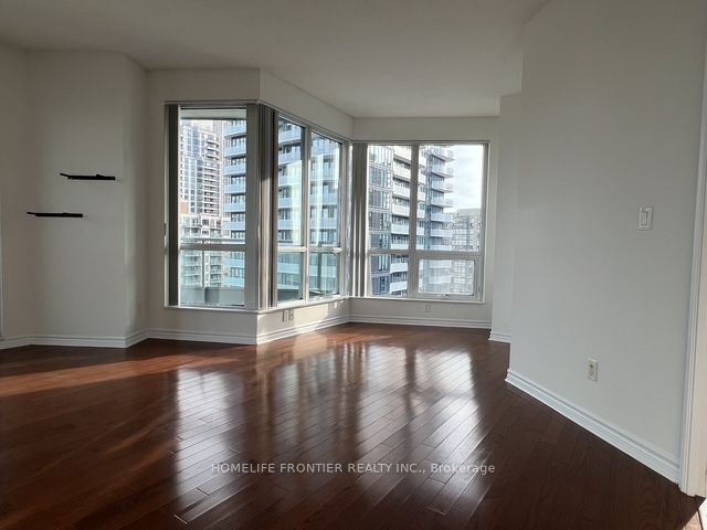 18 Holmes Avenue 1105, Toronto, ON M2N 0E1 photo 3