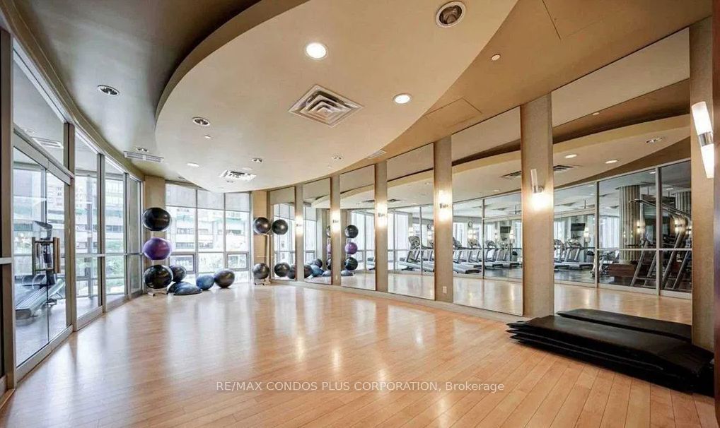 761 Bay Street N 2613, Toronto, ON M5G 2R2 photo 3