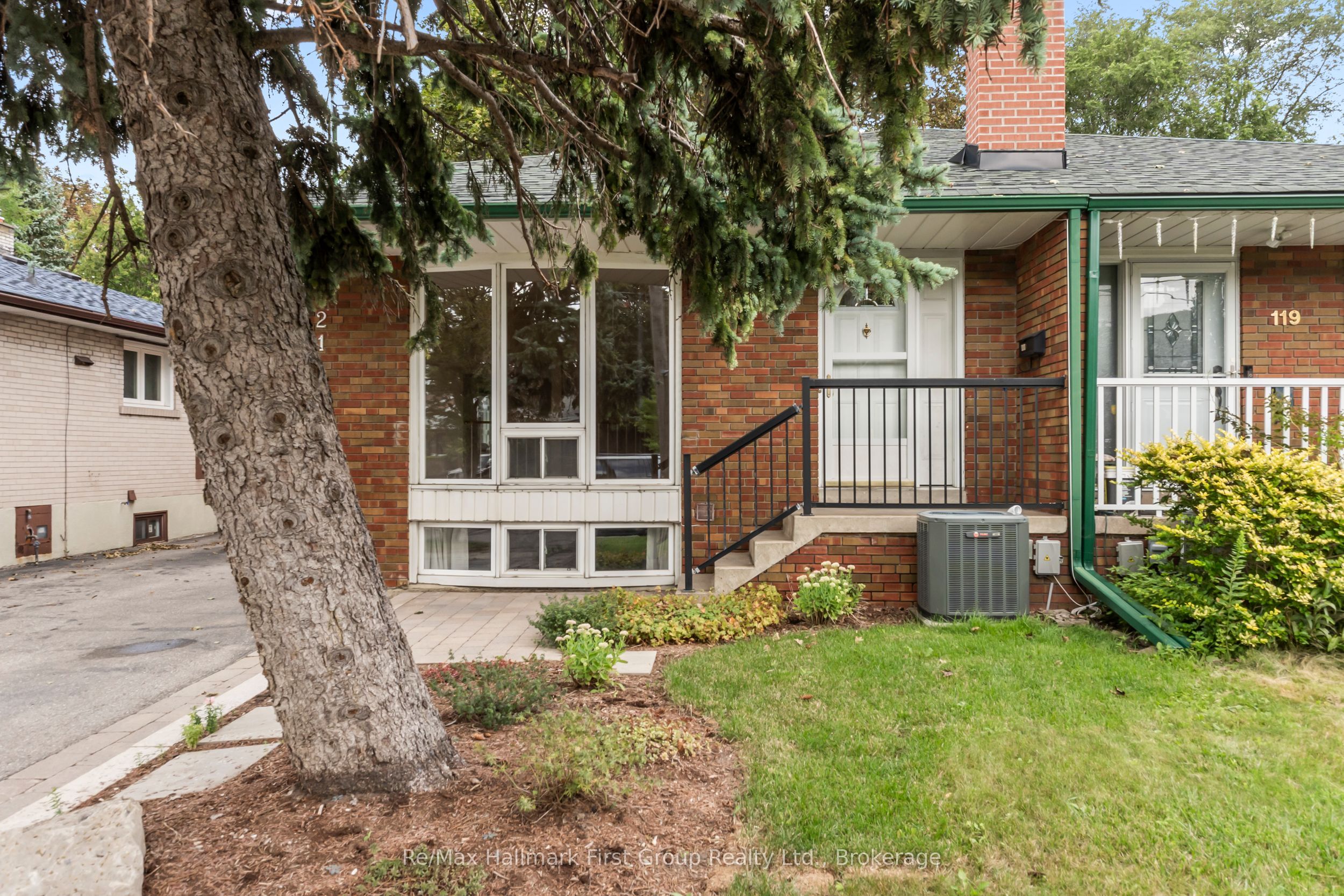 121 Roywood Drive, Toronto, ON M3A 2E2 photo 2