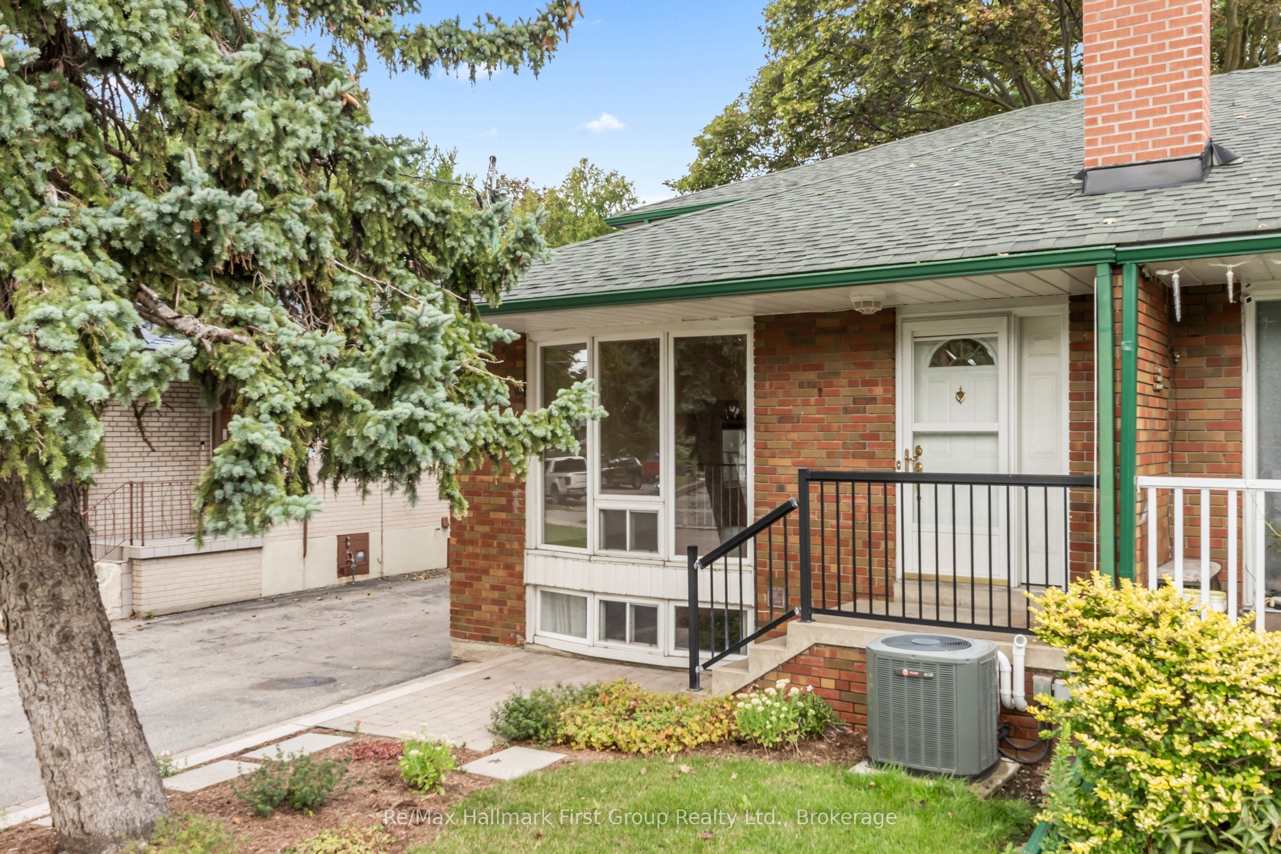 121 Roywood Drive, Toronto, ON M3A 2E2 photo 3