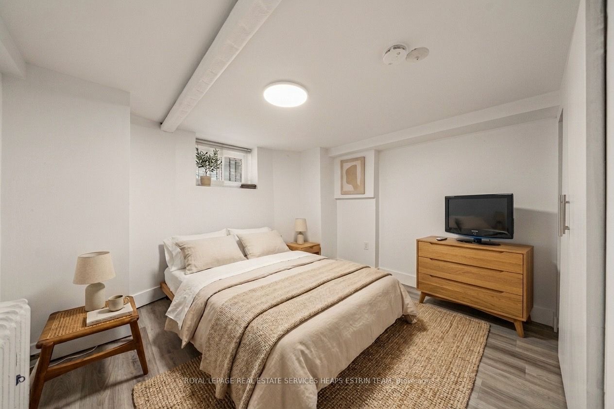 330 St Clair Avenue E Lower, Toronto, ON M4T 1P4 photo 5